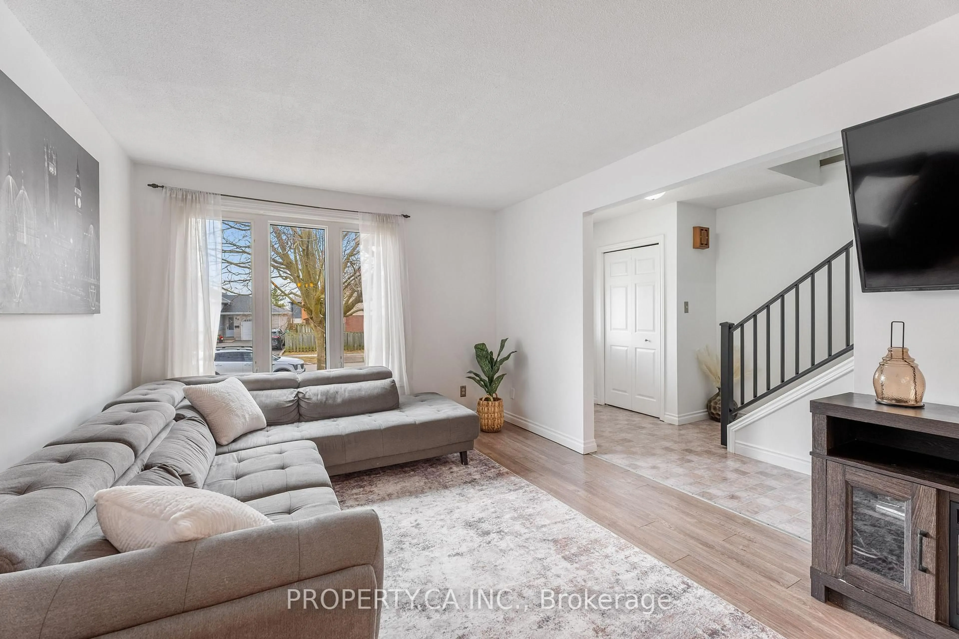 Living room with furniture, unknown for 81 Stirling Macgregor Dr, Cambridge Ontario N1S 4P4