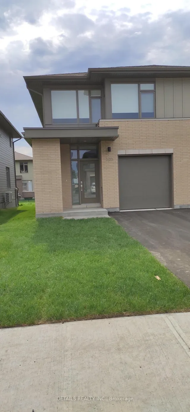 303 Wigwas St, Ottawa 2