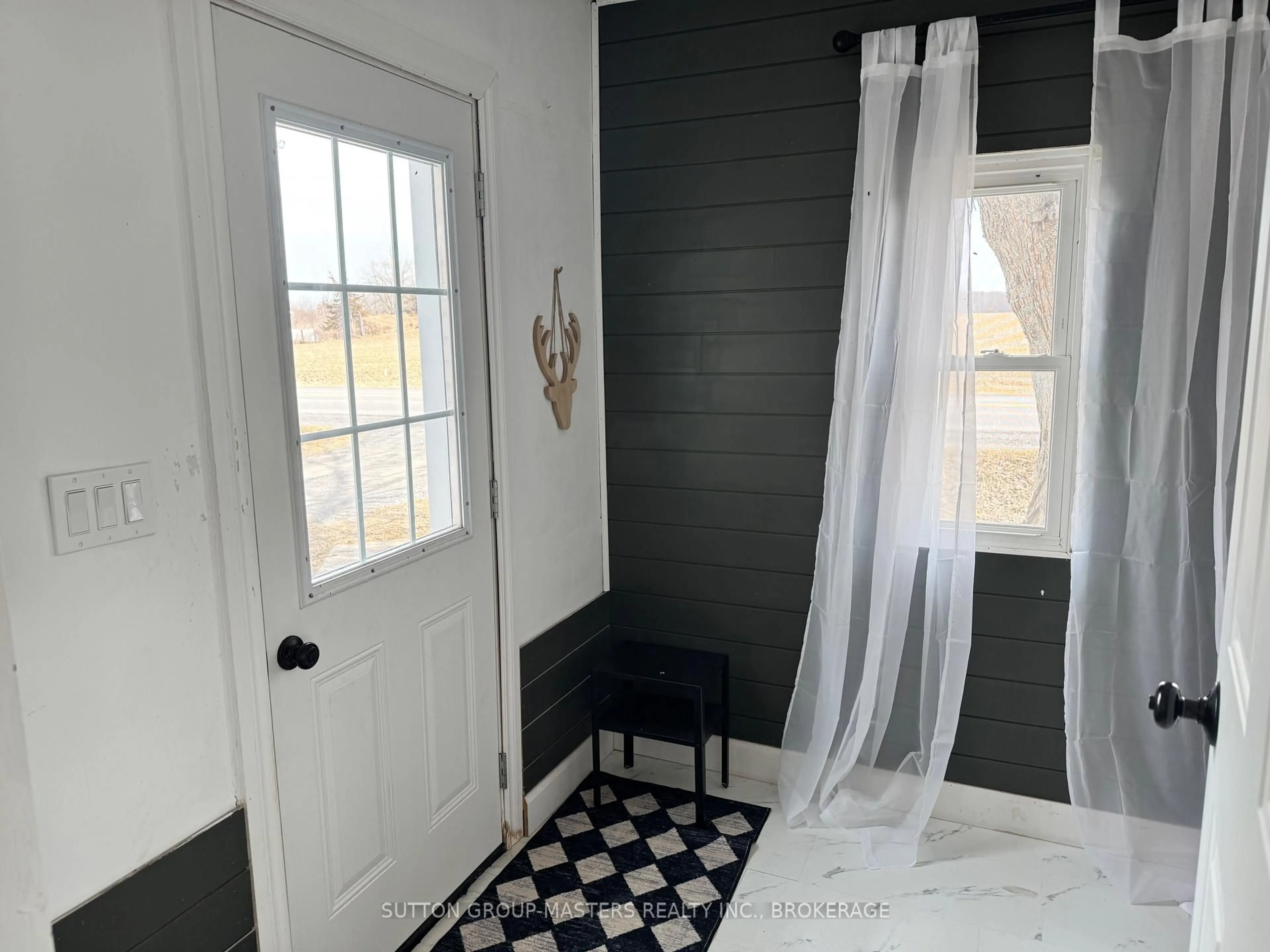 Indoor entryway for 4962 County Rd 8 Rd, Napanee Ontario K7R 3K7