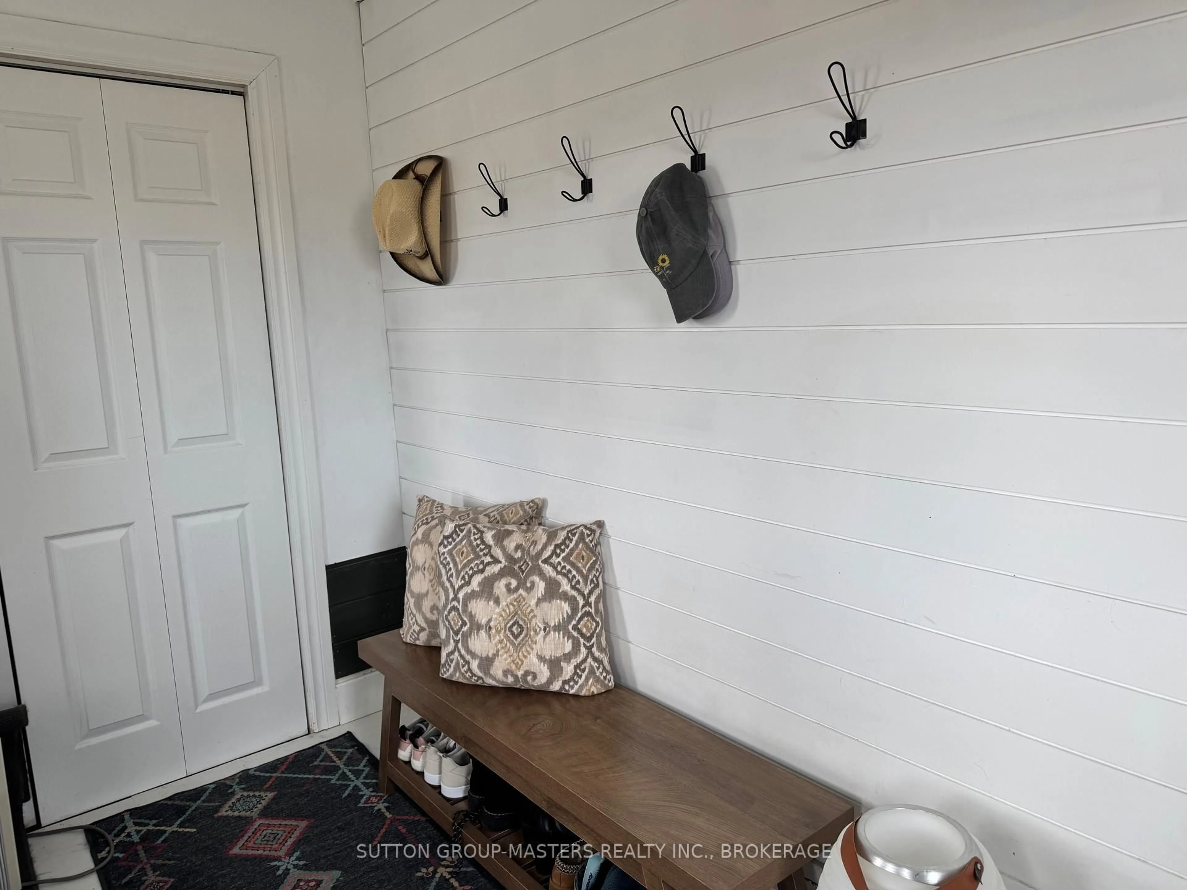 Indoor entryway for 4962 County Rd 8 Rd, Napanee Ontario K7R 3K7