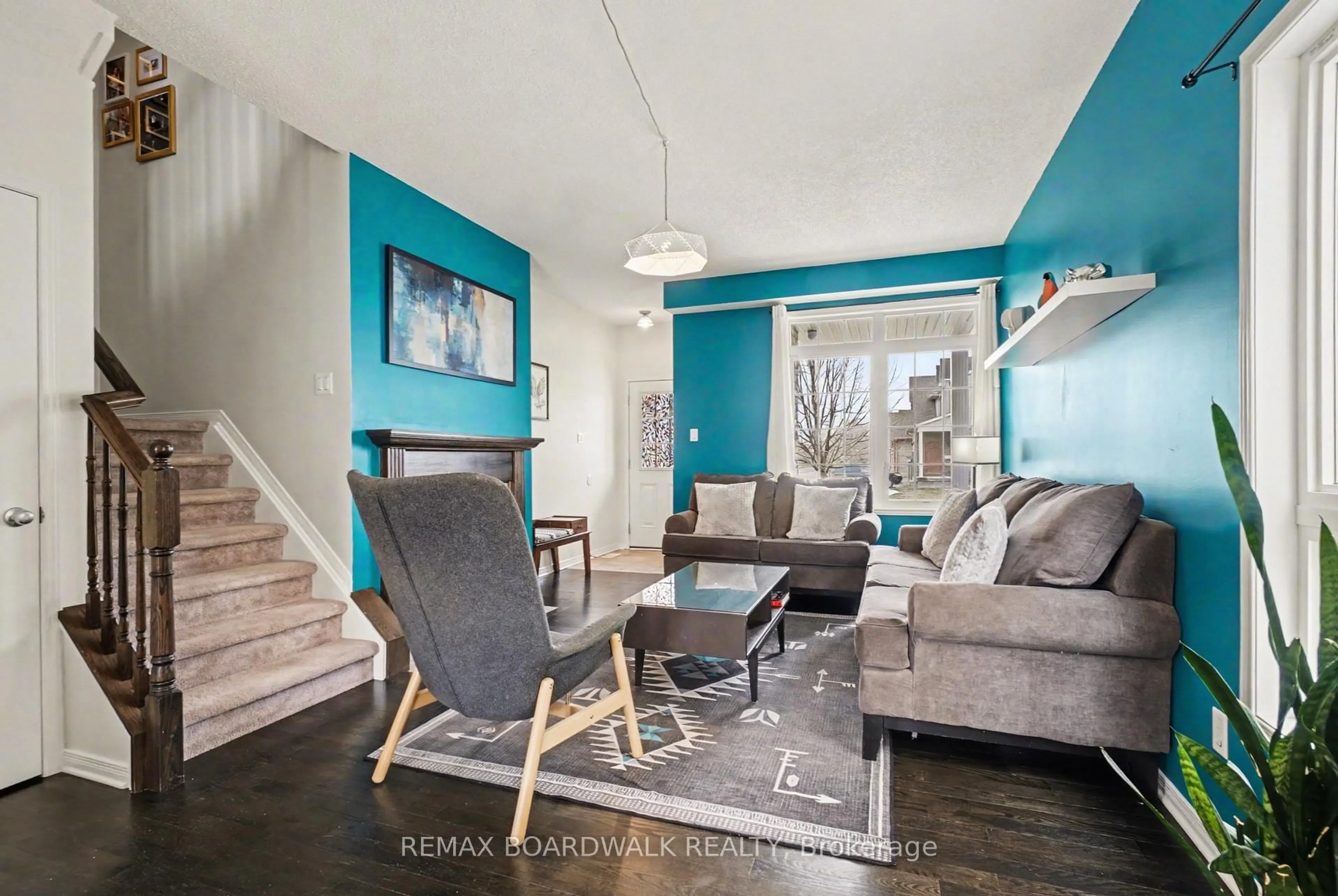 Living room with furniture, unknown for 217 Mercury St, Clarence-Rockland Ontario K4K 0E8