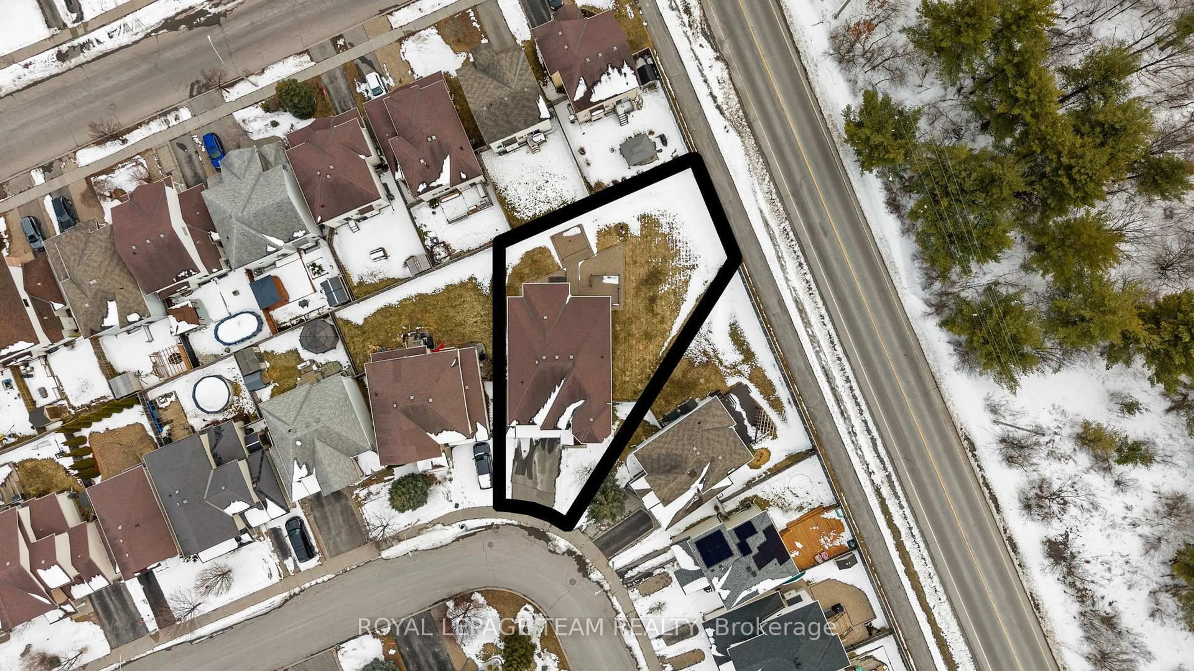 A pic from outside/outdoor area/front of a property/back of a property/a pic from drone, street for 144 Whernside Terr, Kanata Ontario K2W 0C6
