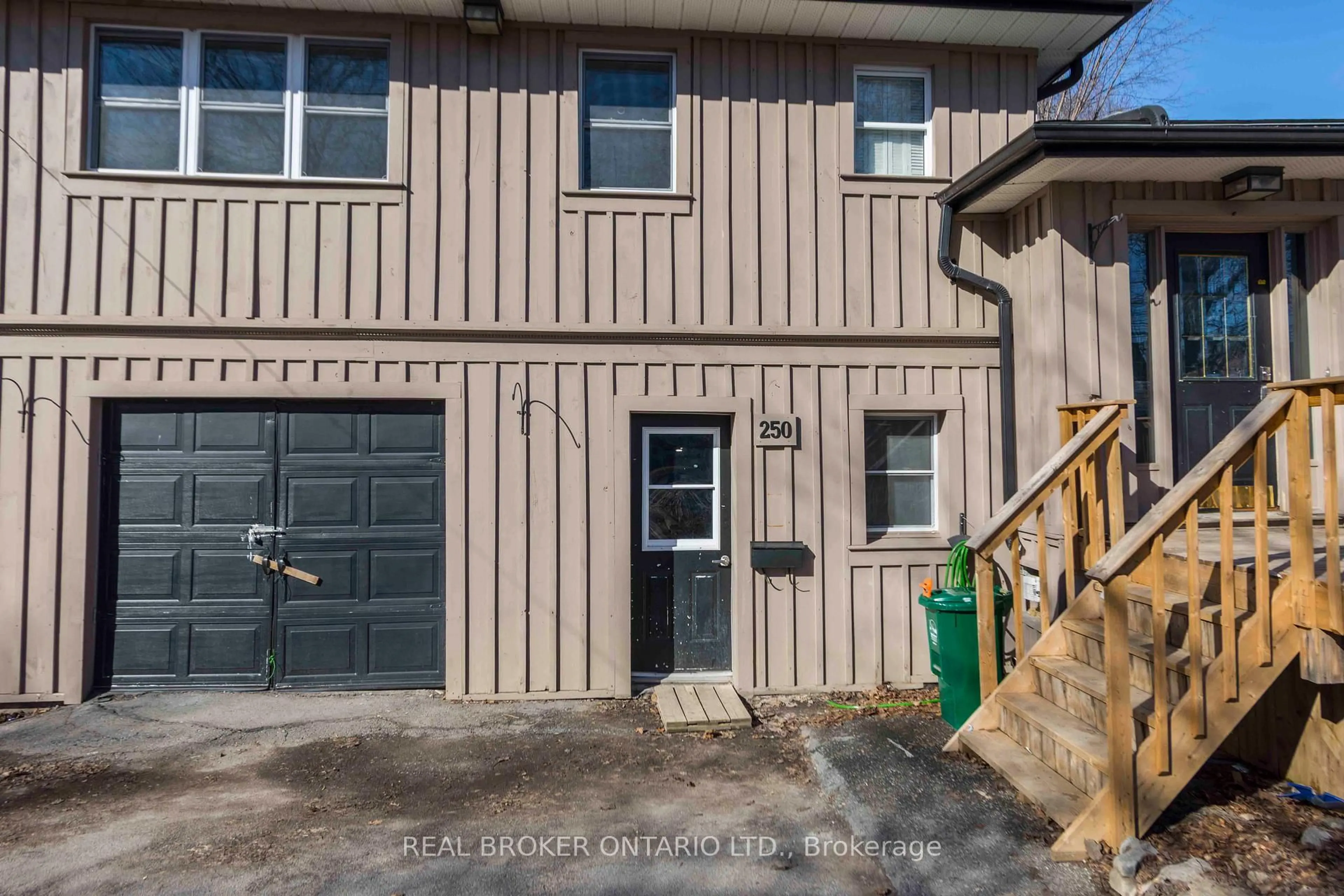 Unknown for 250 Macdonald Ave, Belleville Ontario K8N 3Y9