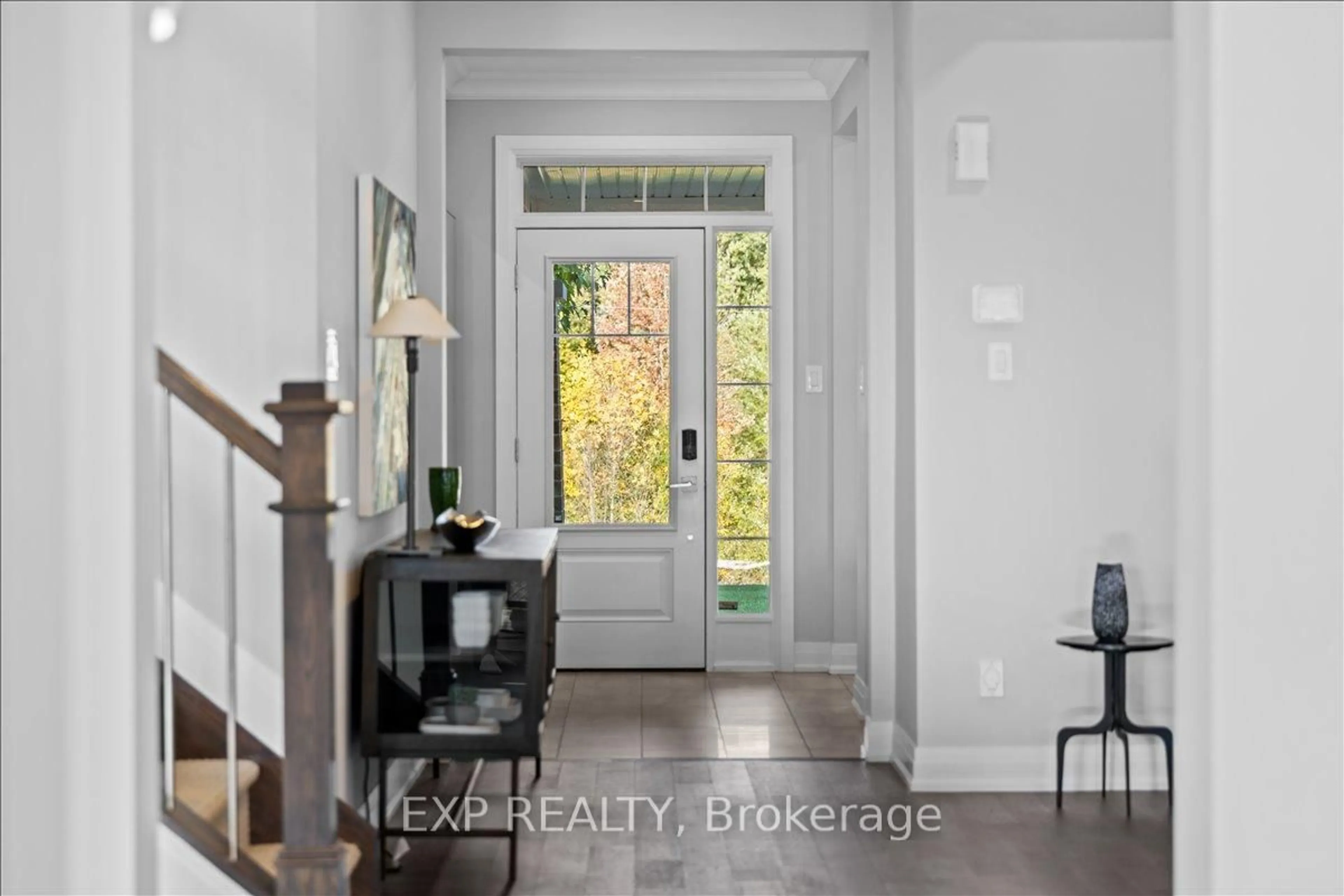 Indoor entryway for 1036 De Pencier St, North Grenville Ontario K2S 0P9