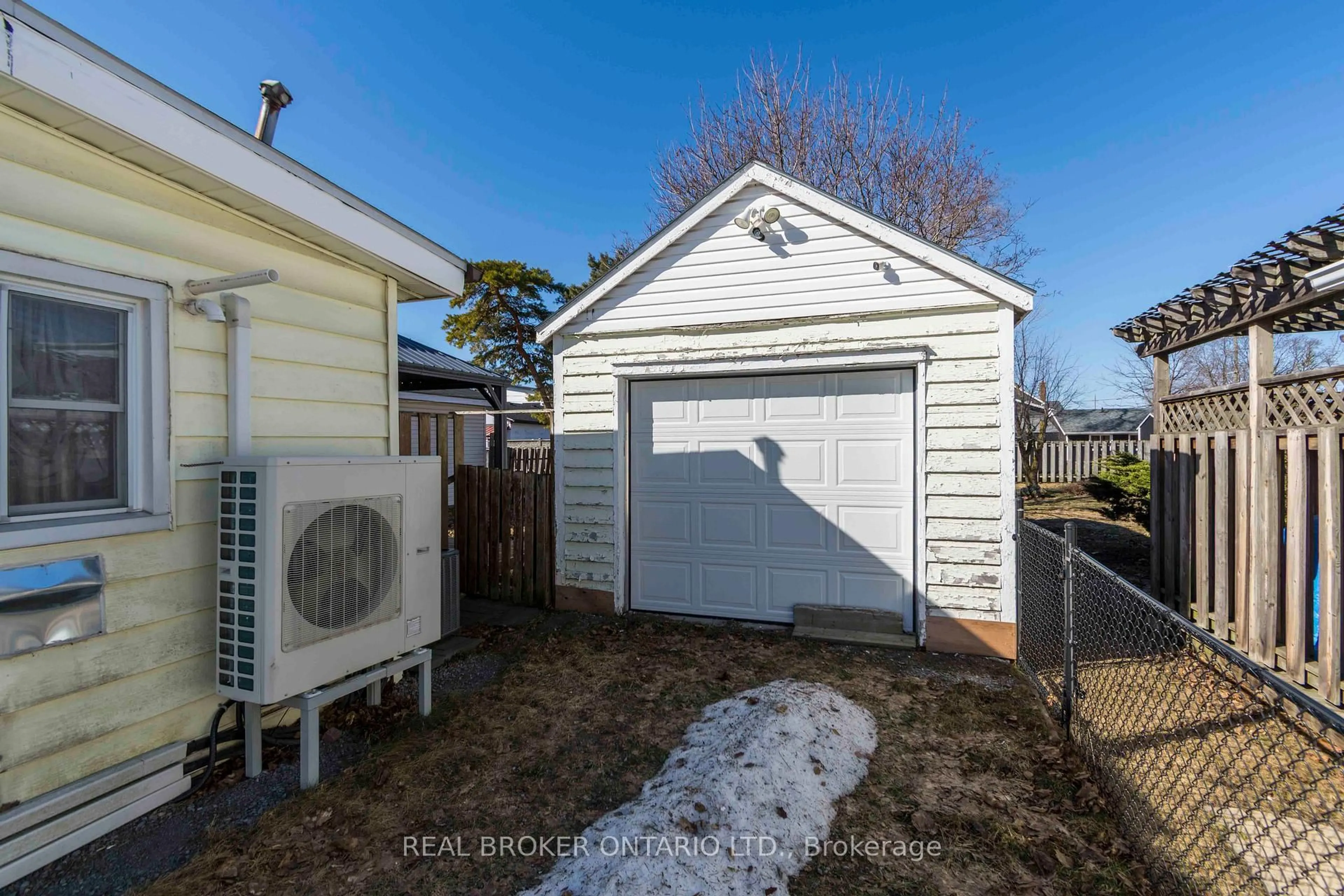 Shed for 66 South John St, Belleville Ontario K8N 3E3