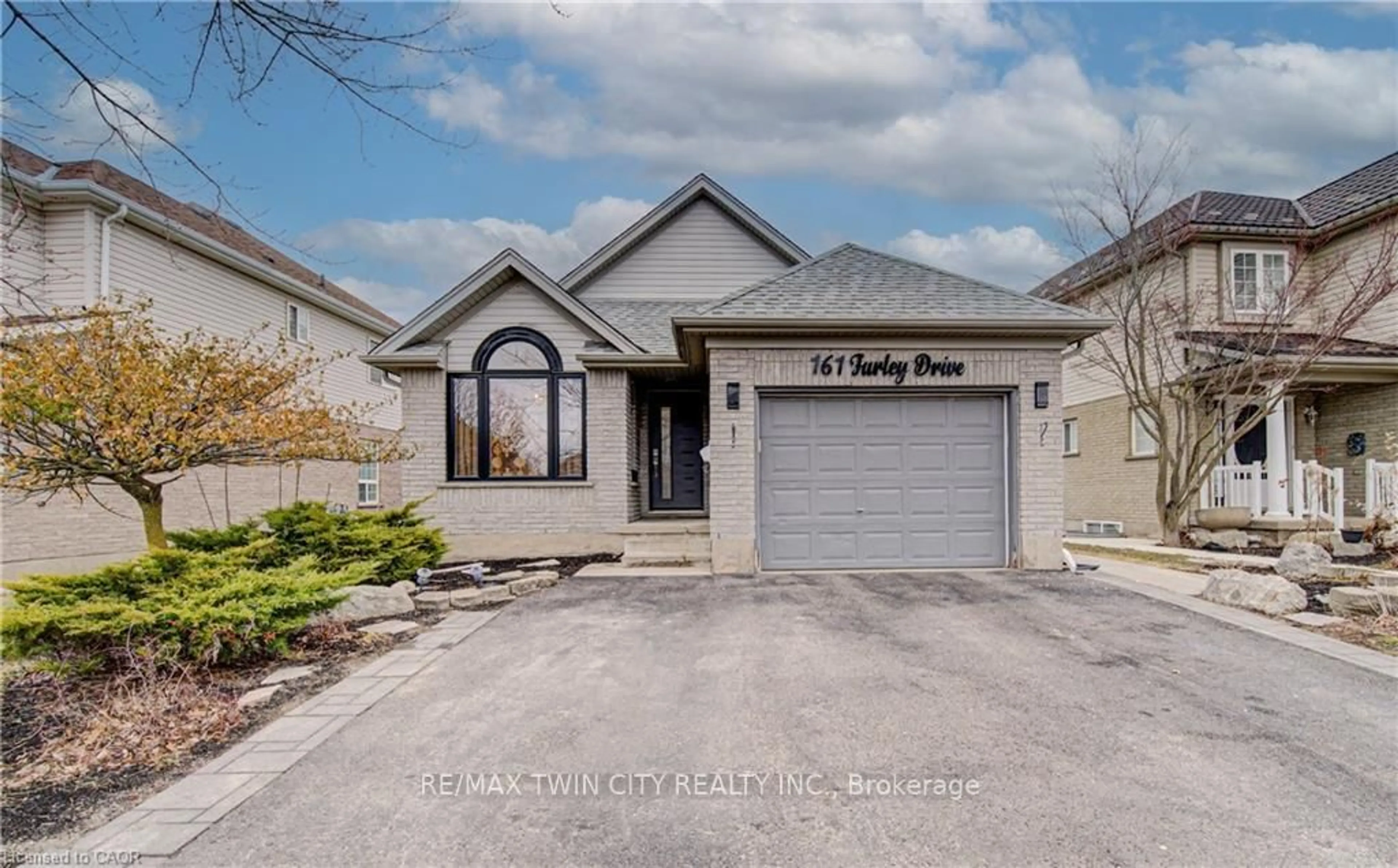 Unknown for 161 FARLEY Dr, Guelph Ontario N1L 1L7