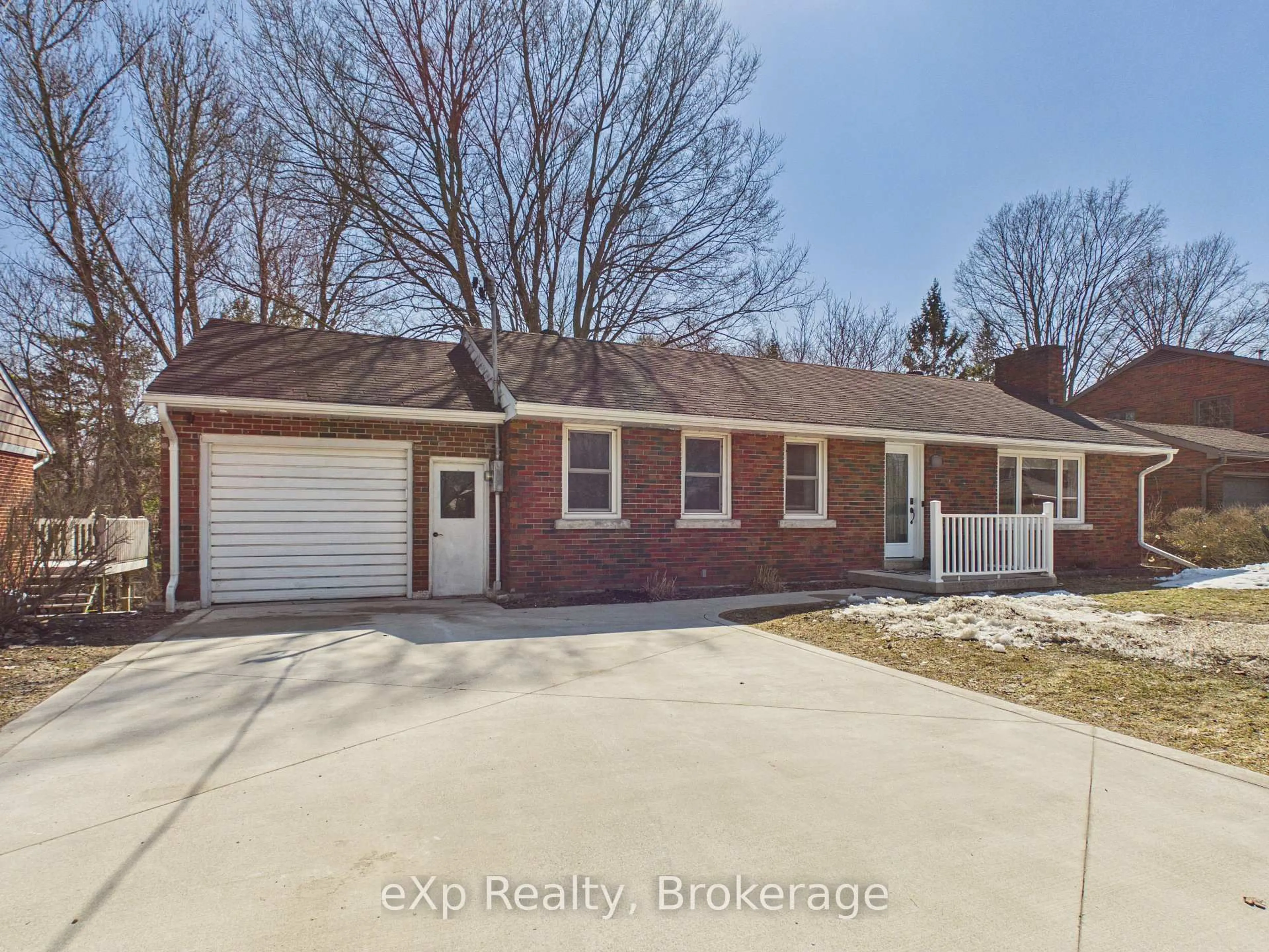 Home with brick exterior material, street for 40 Johnstone Blvd, Brockton Ontario N0G 2V0