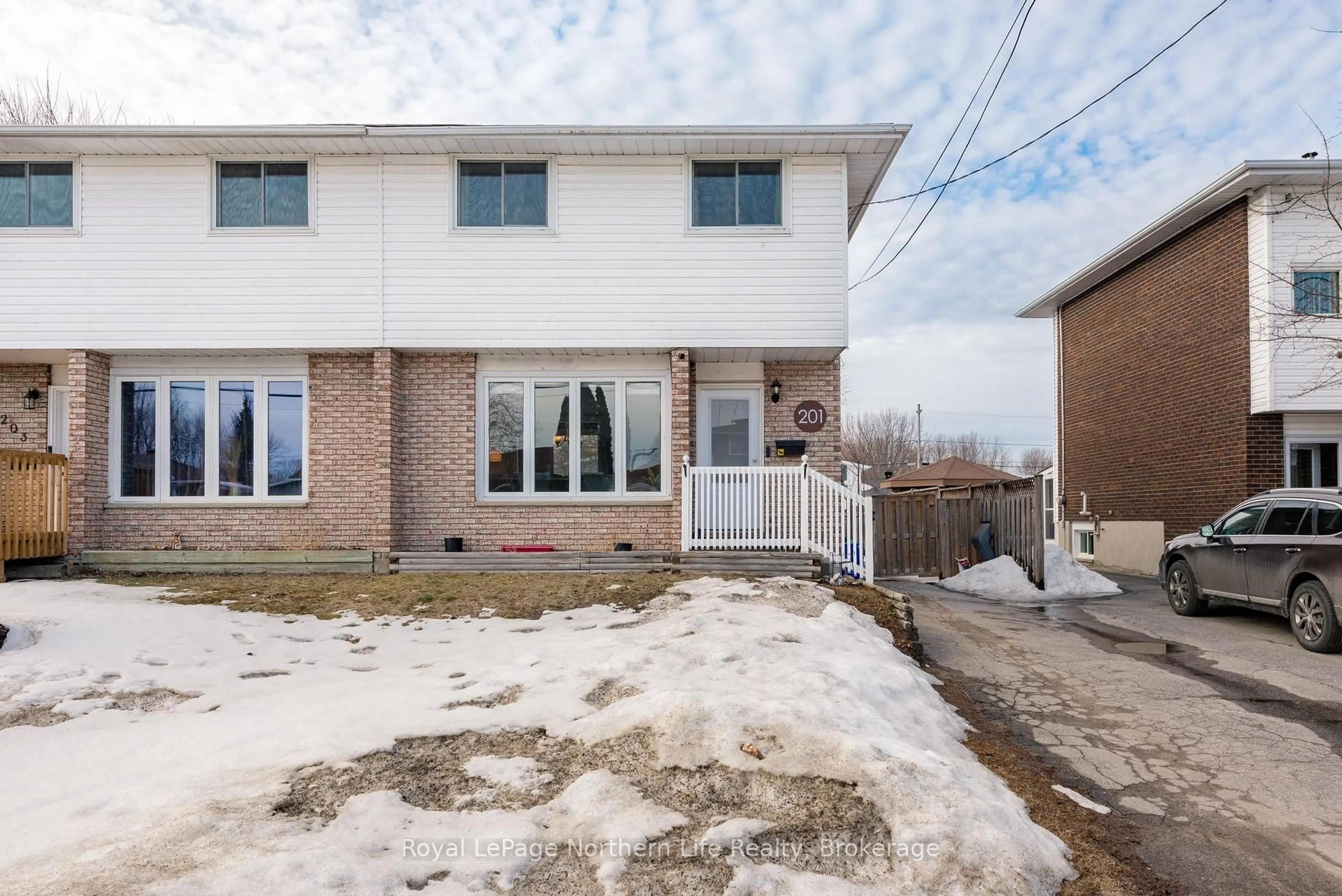 Unknown for 201 MARSHALL PARK Dr, North Bay Ontario P1A 3L1