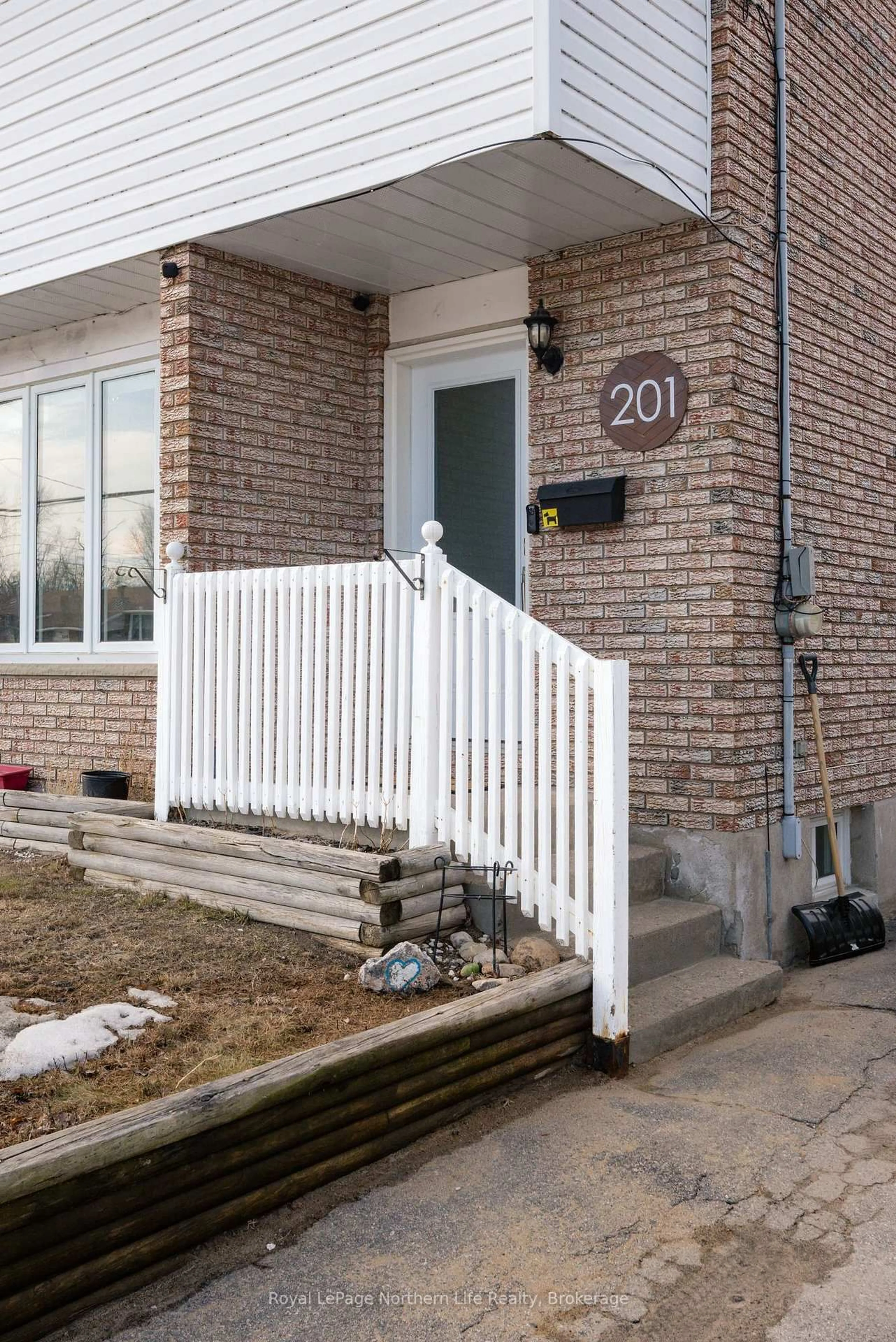 Unknown for 201 MARSHALL PARK Dr, North Bay Ontario P1A 3L1