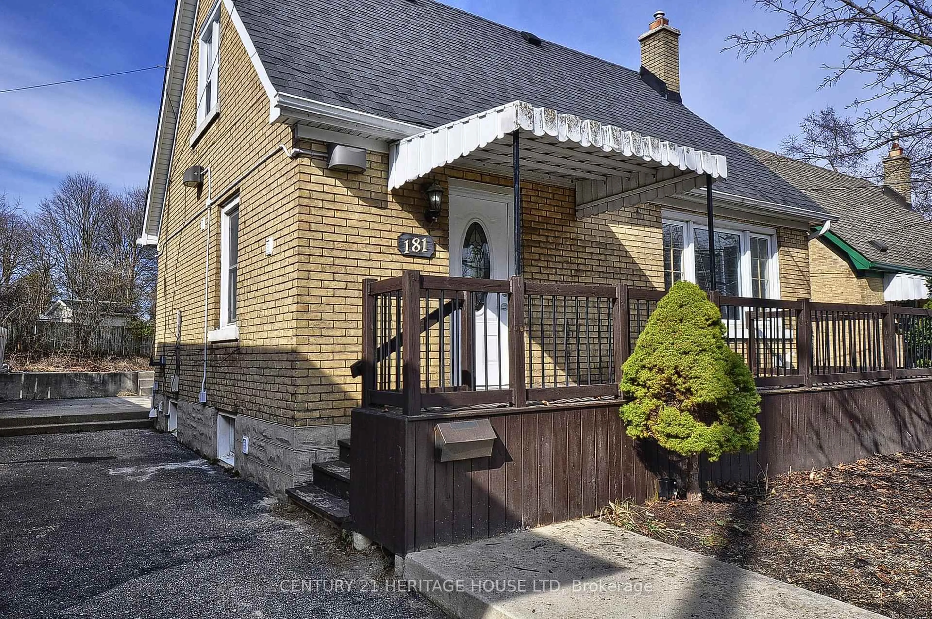 Home with brick exterior material, street for 181 Highland Rd, Kitchener Ontario N2M 3W1