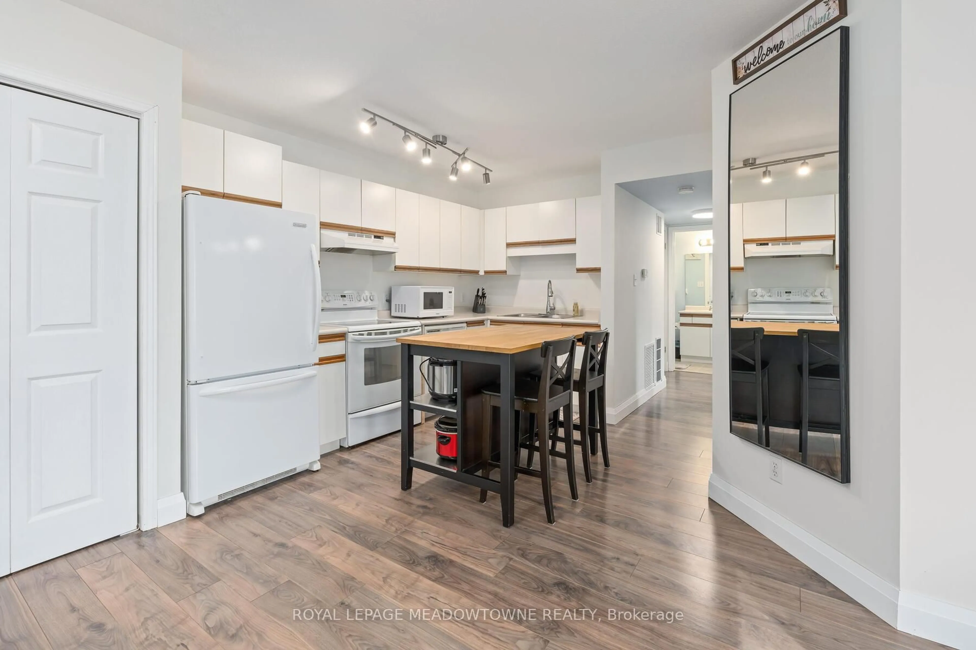 Open concept kitchen, unknown for 264 Alma St #301, Guelph/Eramosa Ontario N0B 2K0