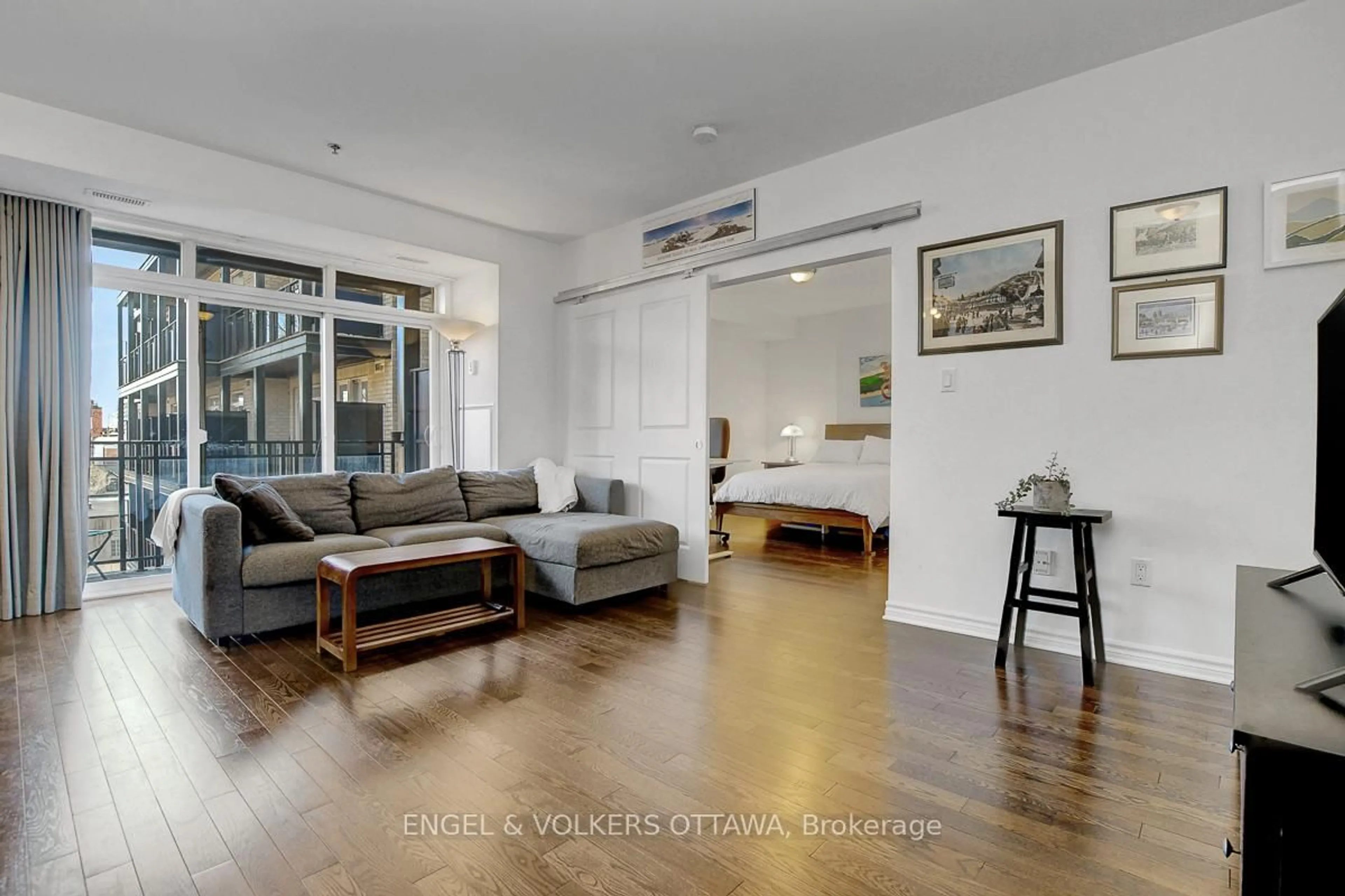 Living room with furniture, unknown for 429 Kent St #428, Ottawa Ontario K2P 1B5