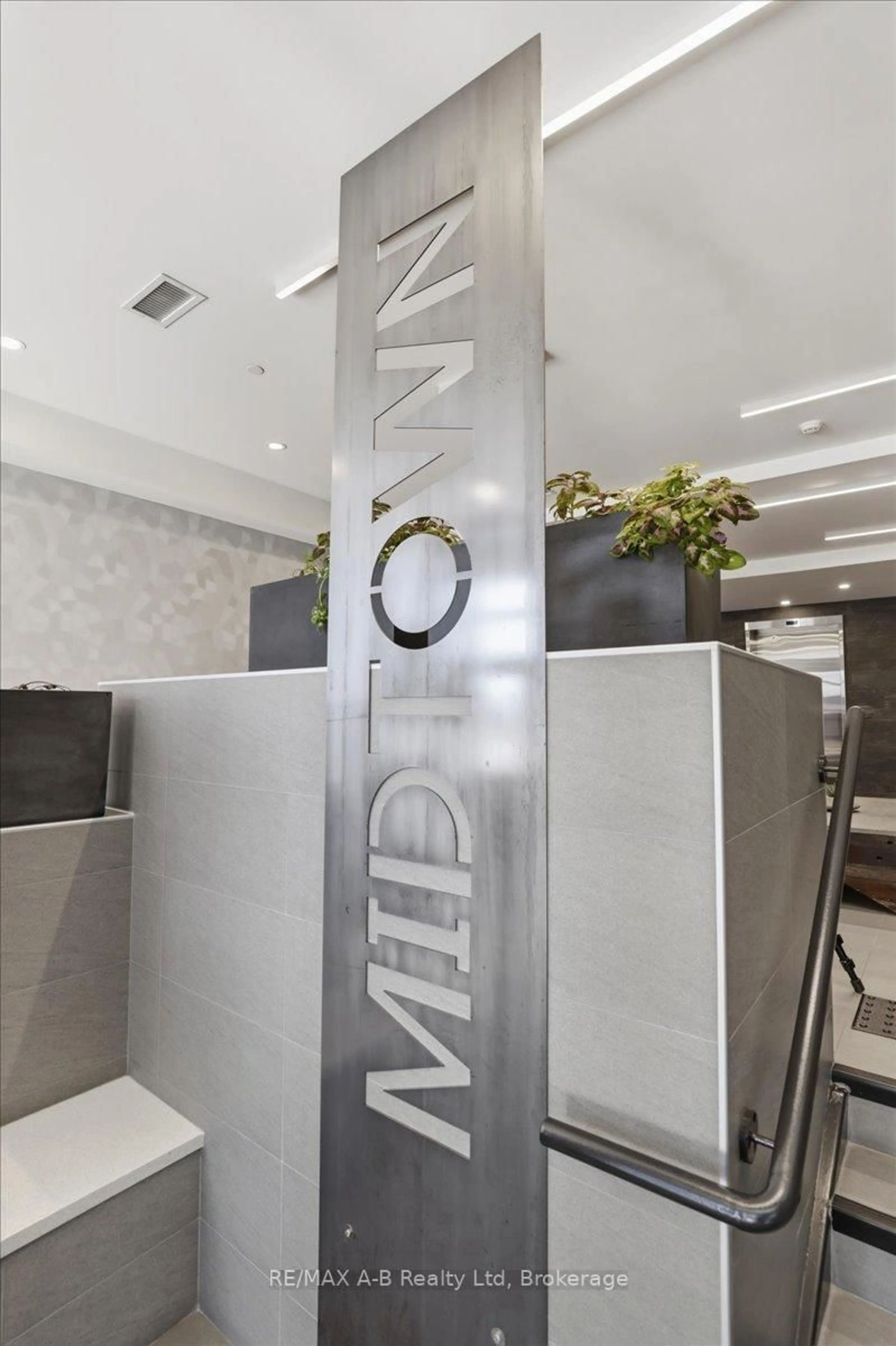 Lobby for 690 King St #214, Kitchener Ontario N2G 0B9