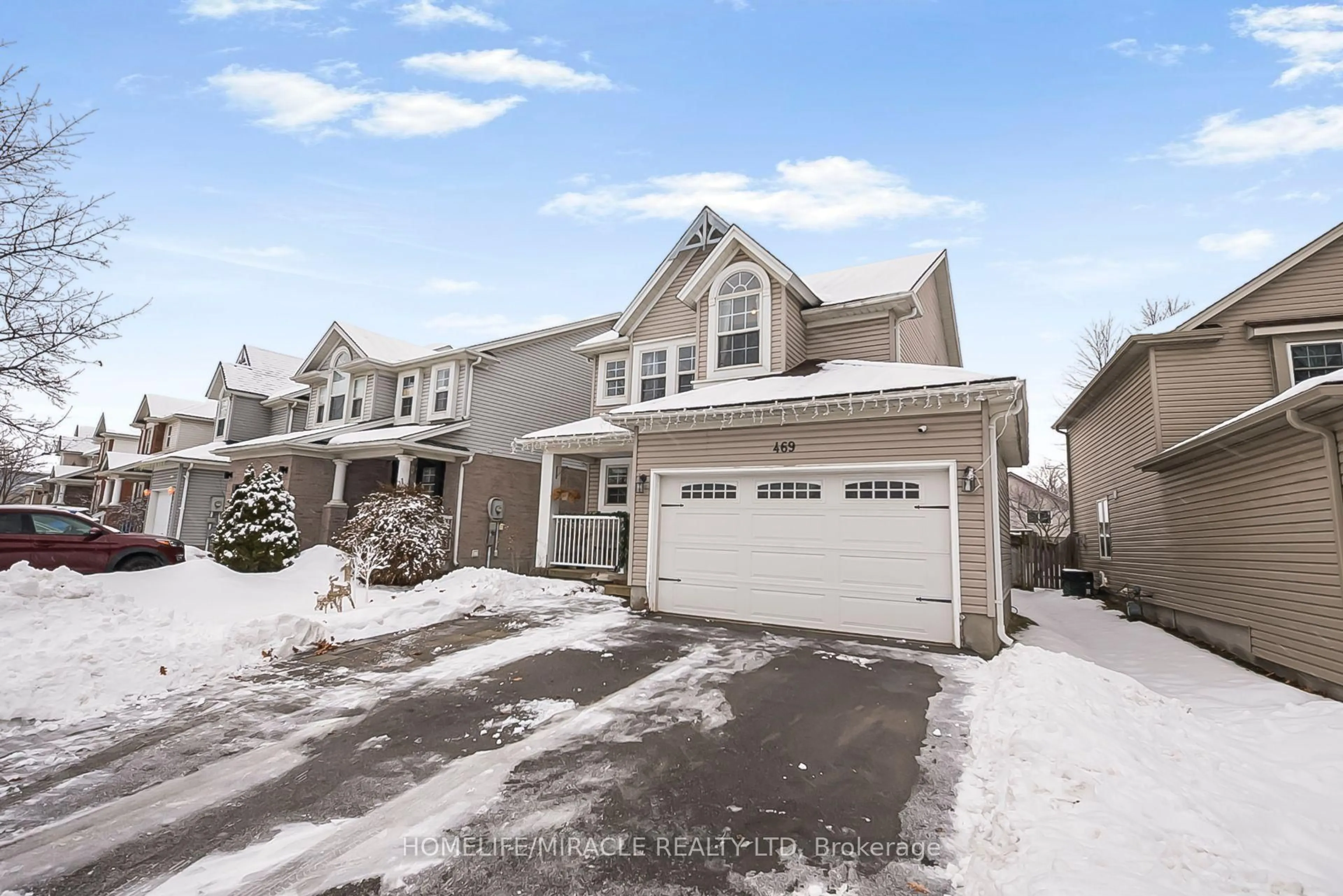 A pic from outside/outdoor area/front of a property/back of a property/a pic from drone, street for 469 Old Newbury Lane, Cambridge Ontario N3H 5P5