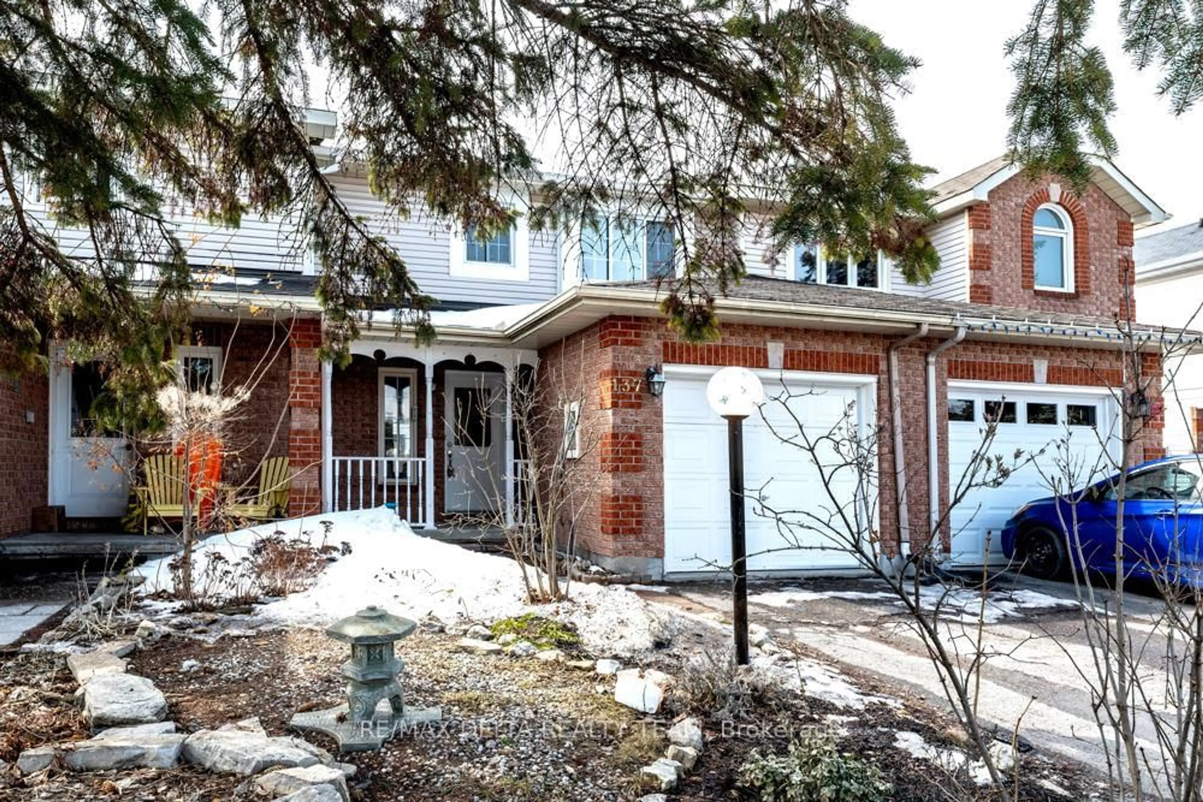 Home with brick exterior material, street for 137 Bridlewood Dr, Ottawa Ontario K2M 2G6