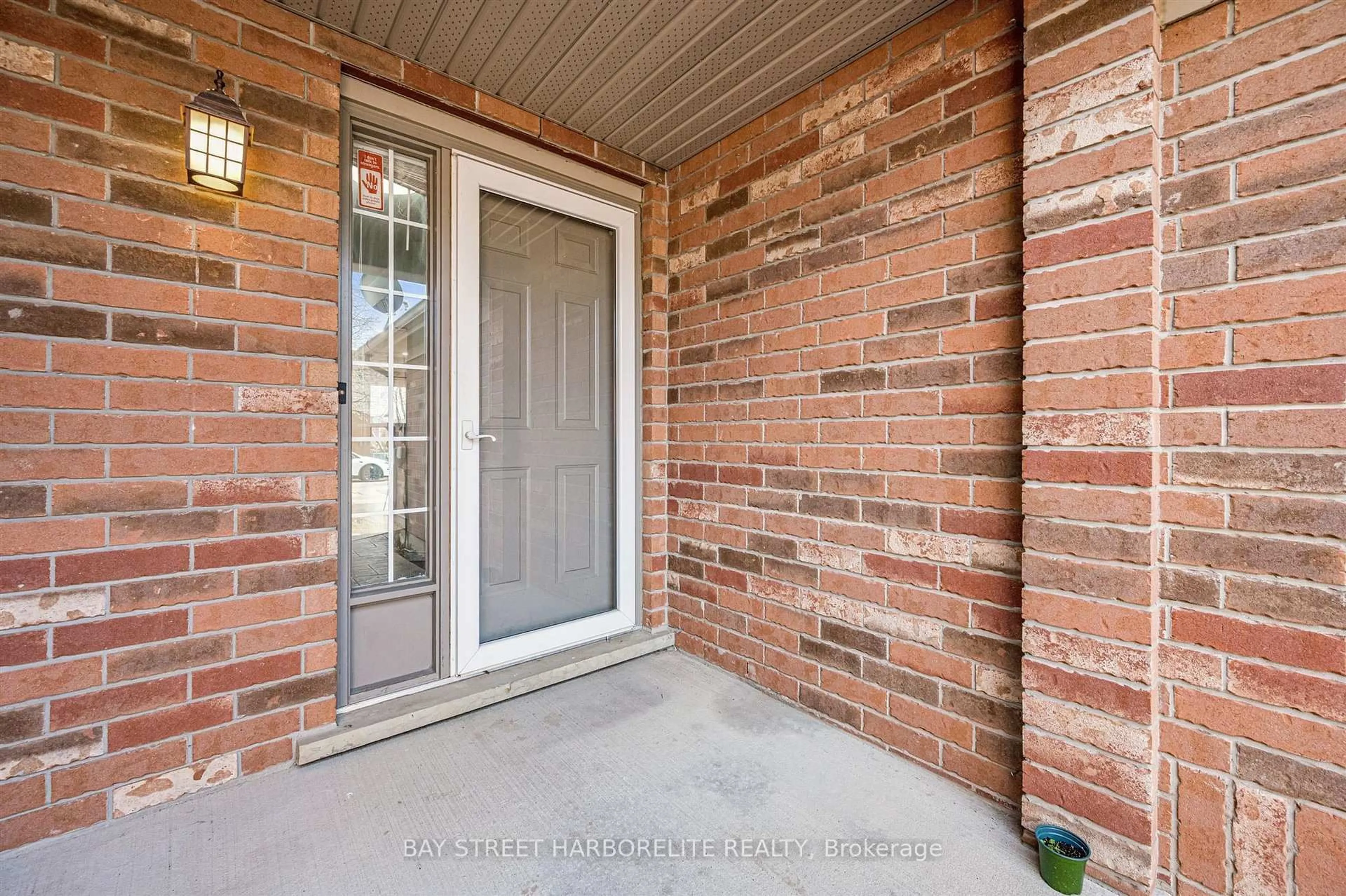 Unknown for 28 EUGENE Dr, Guelph Ontario N1L 1P6