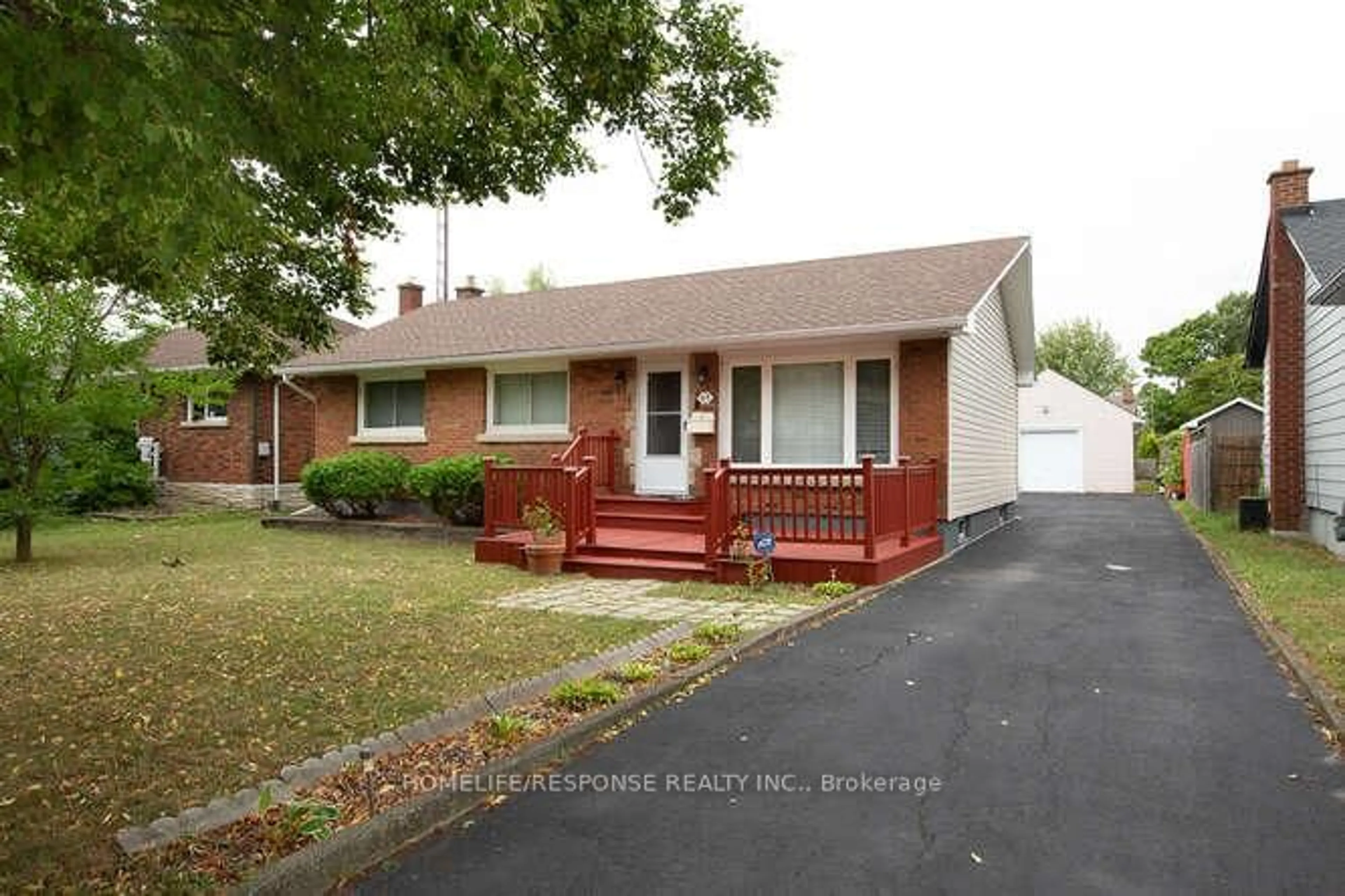 Home with brick exterior material, street for 35 PARKDALE Dr, Thorold Ontario L2V 2N5