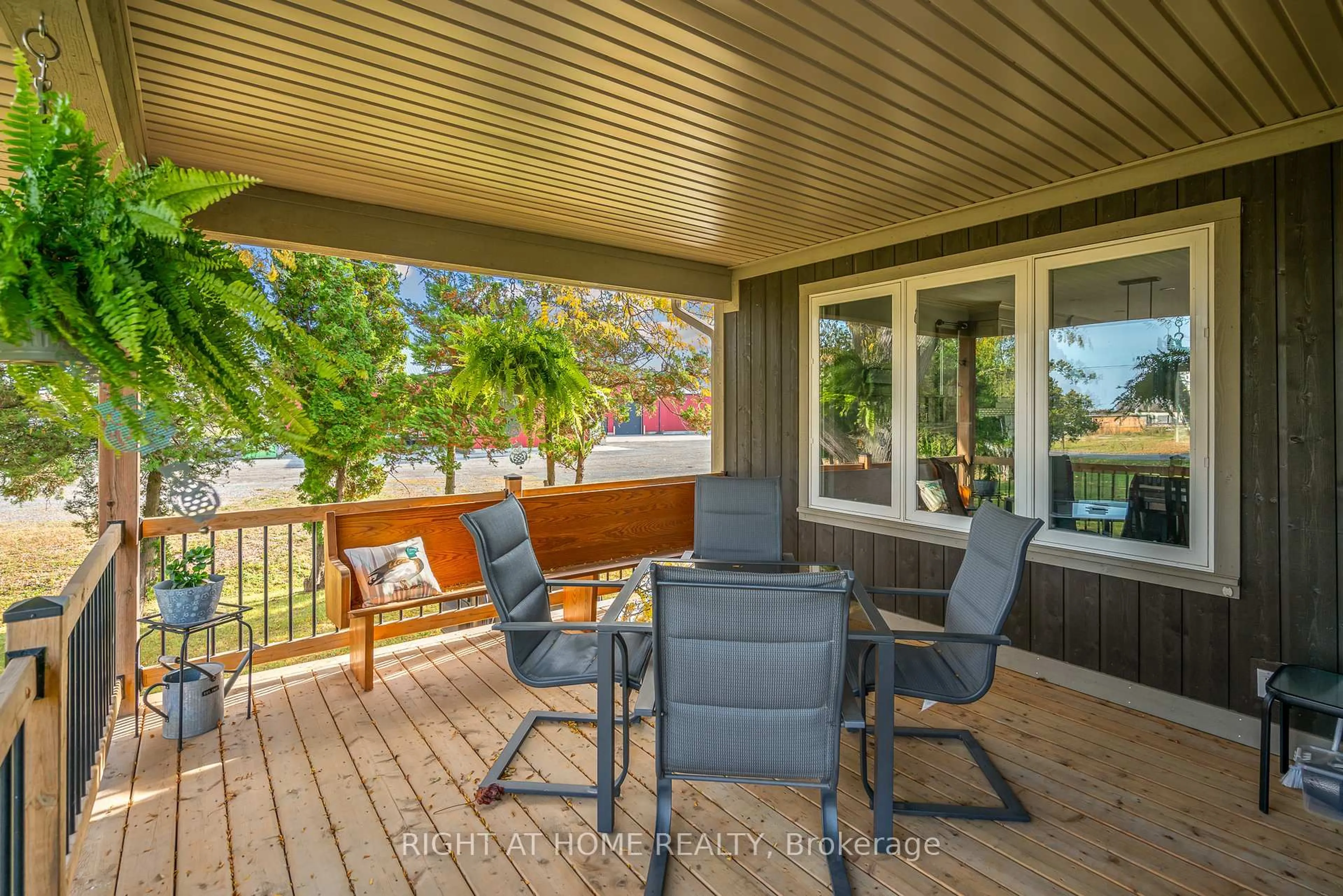 Patio, water/lake/river/ocean view for 43 Scott St, Niagara-on-the-Lake Ontario L0S 1J0