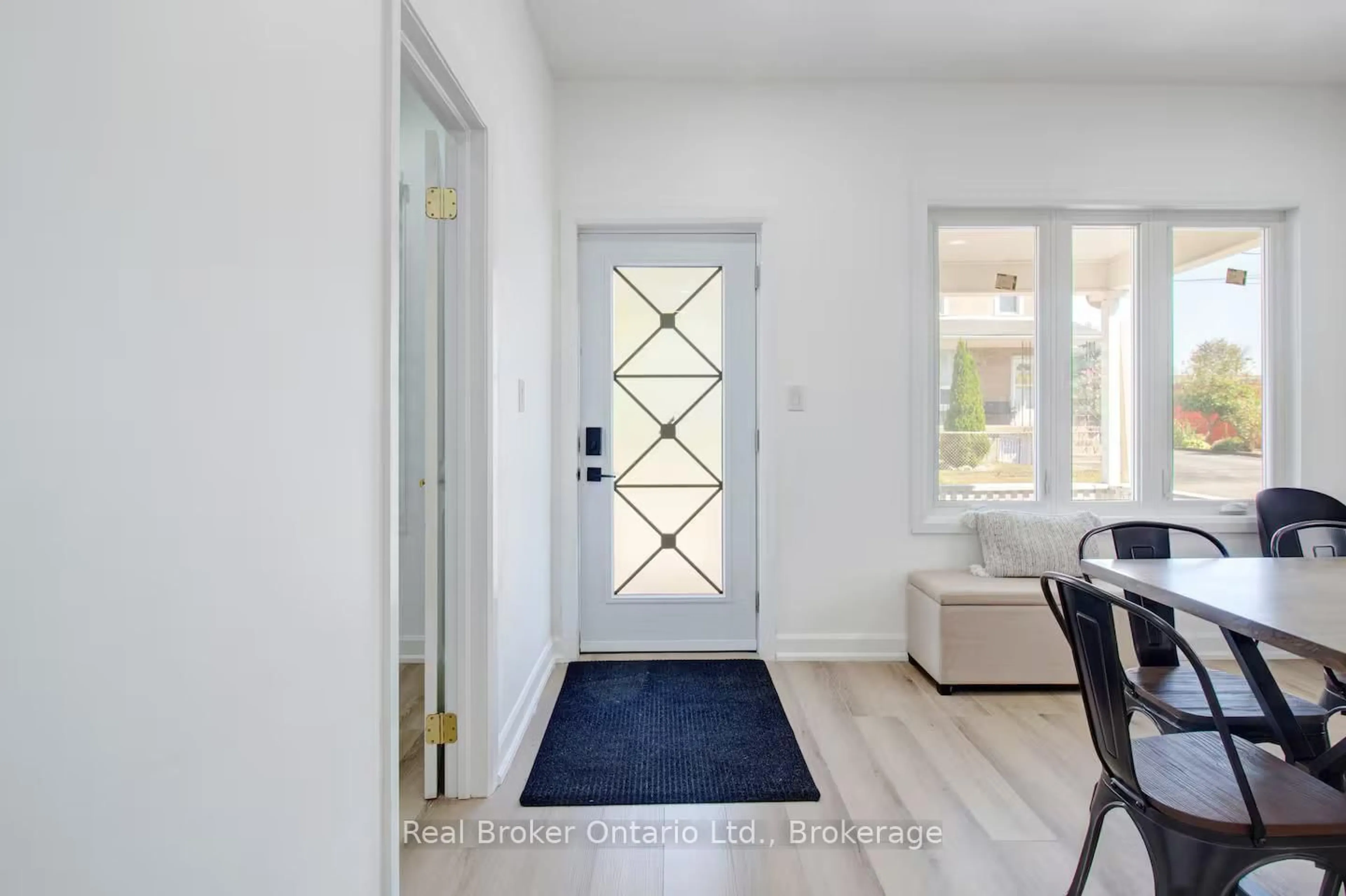 Indoor entryway for 34 Church St, Port Colborne Ontario L3K 2M4