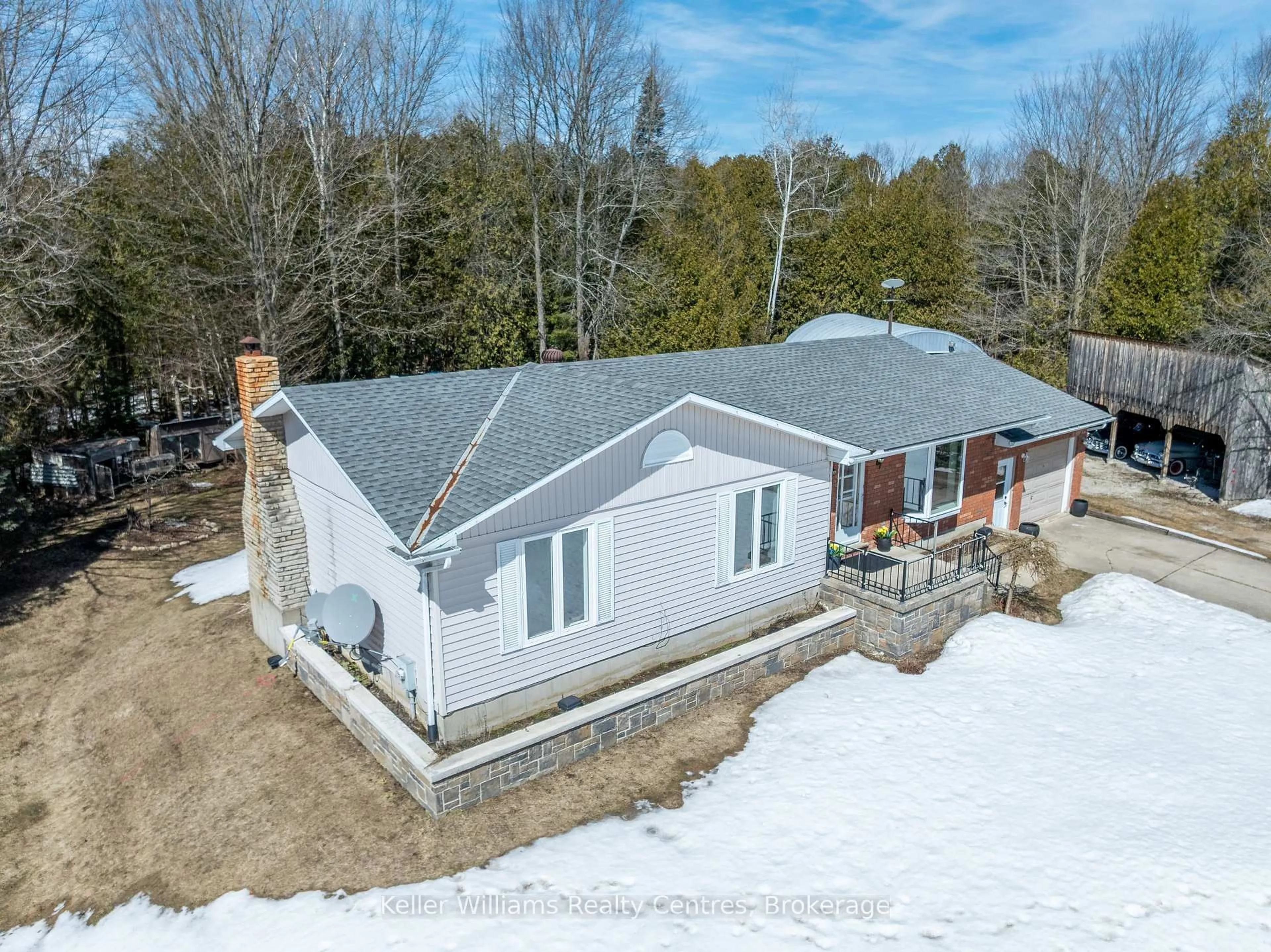 A pic from outside/outdoor area/front of a property/back of a property/a pic from drone, building for 361063 Concession 16, Georgian Bluffs Ontario N0H 2T0