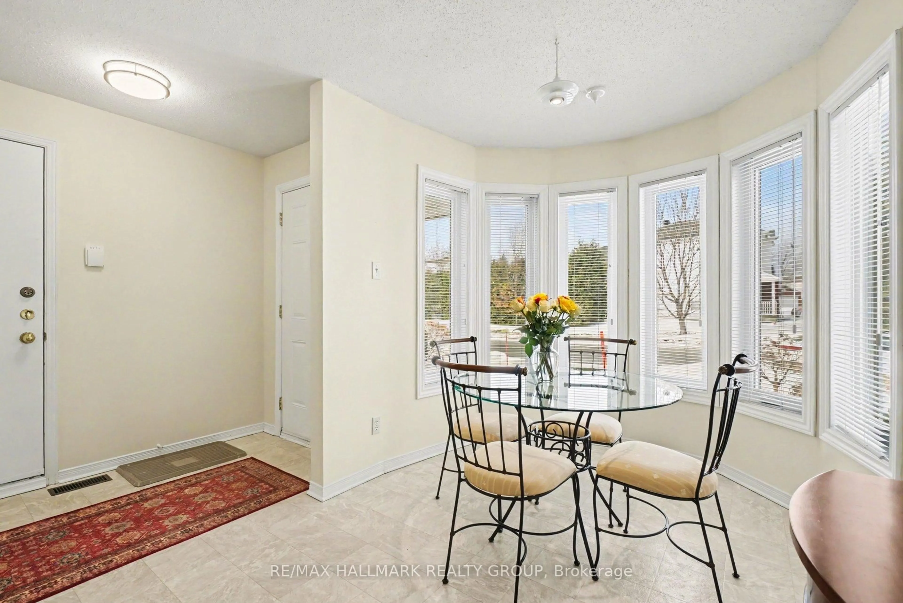 Dining room, ceramic/tile floor for 1195 Whiterock St, Ottawa Ontario K1J 1B2