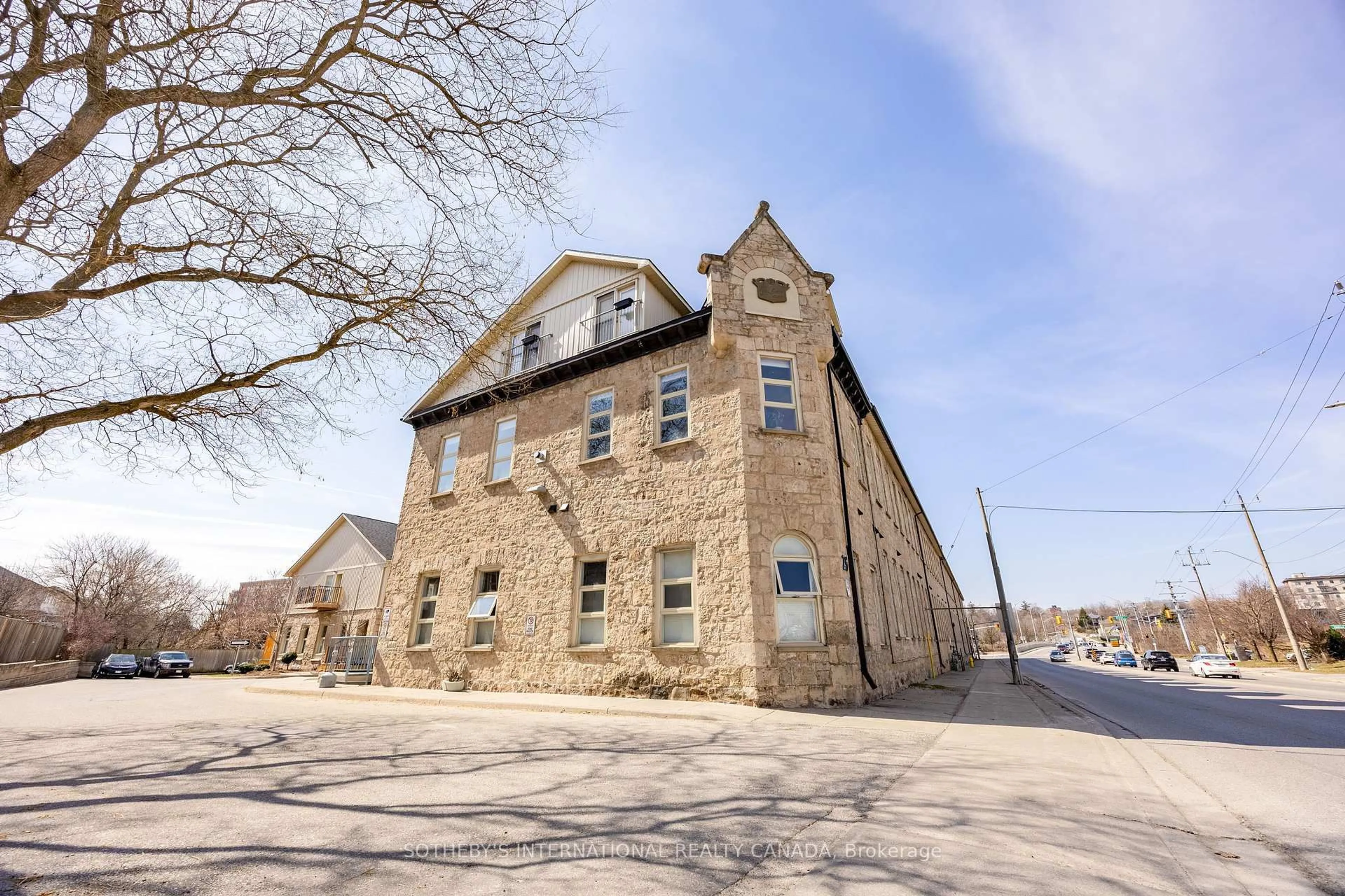 Unknown for 25 Concession St #215, Cambridge Ontario N1R 2G6