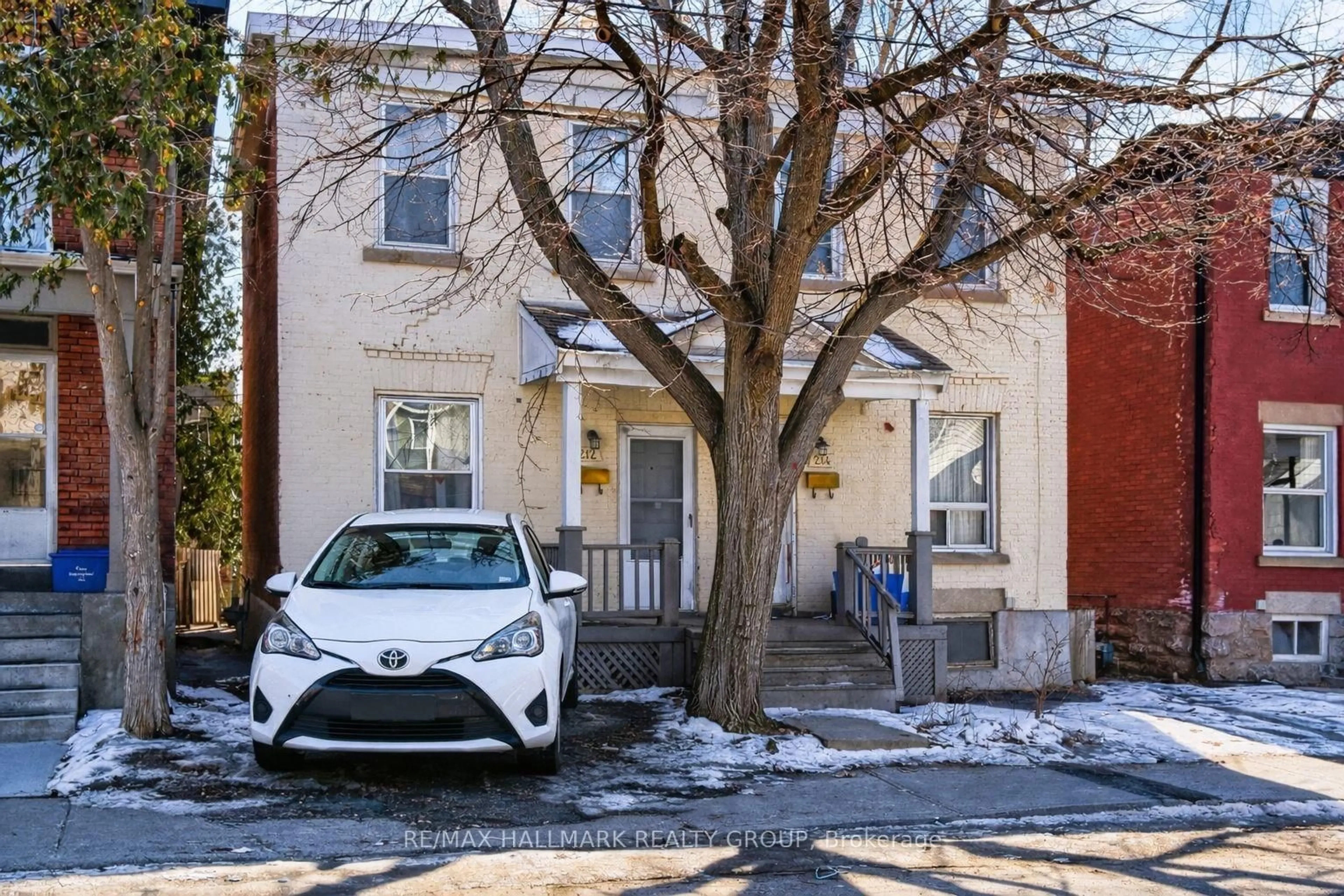 Unknown for 212 Arlington Ave, Ottawa Ontario K1R 5S9