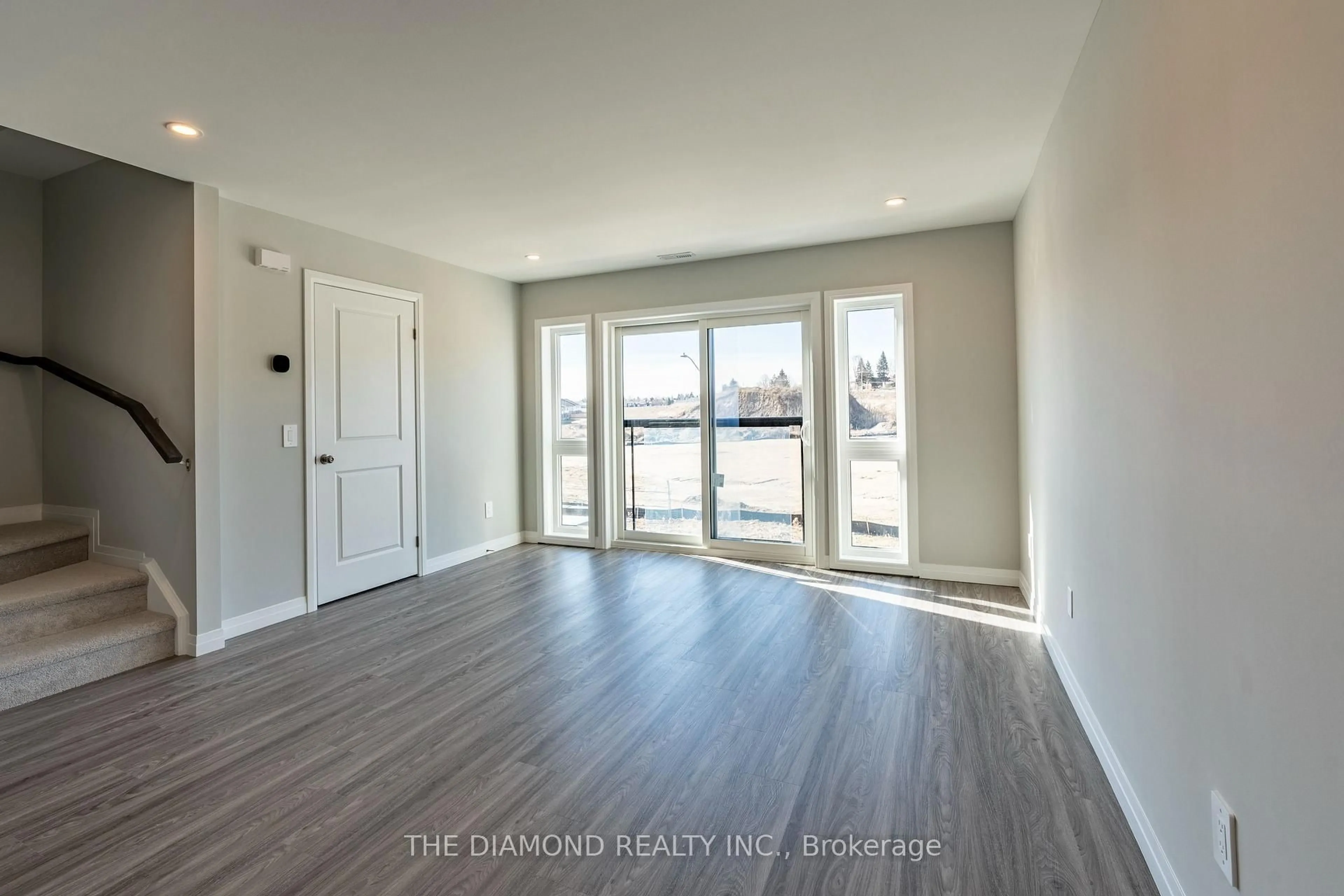 Indoor entryway for 130 Otterbein Rd #80, Kitchener Ontario N2B 3E4