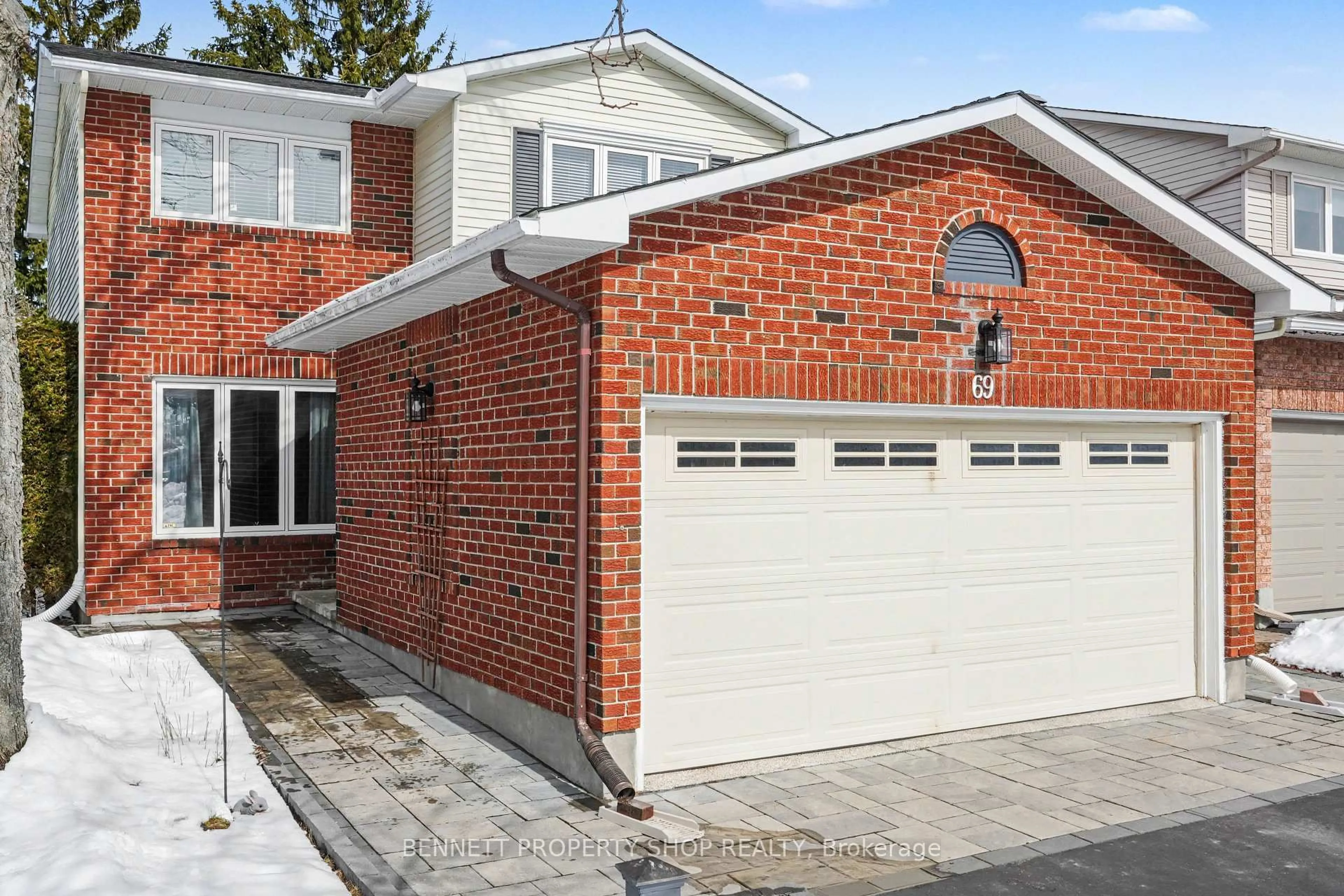 Home with brick exterior material, street for 69 Longden Pl, Kanata Ontario K2M 1T9