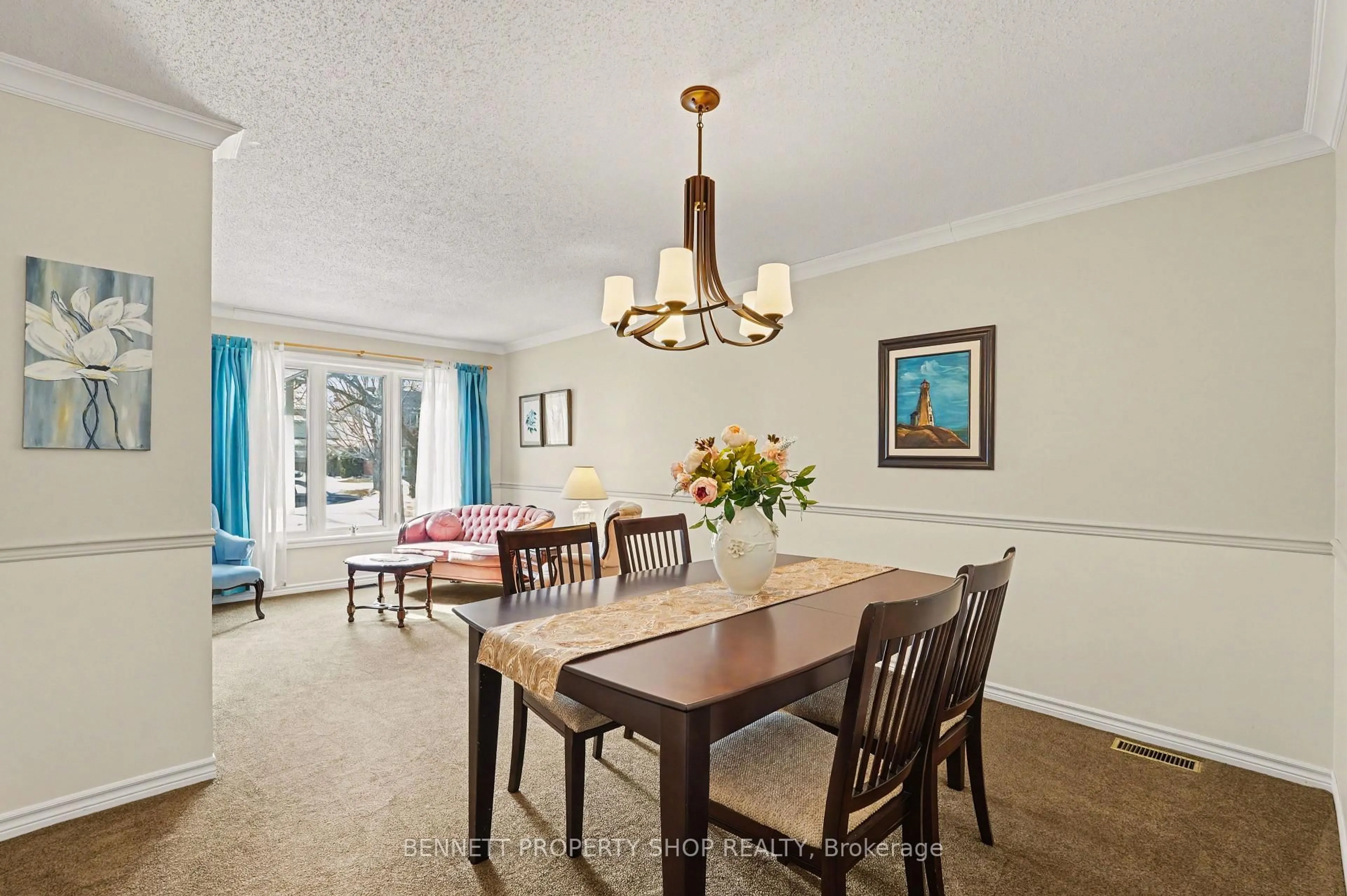 Dining room, wood/laminate floor for 69 Longden Pl, Kanata Ontario K2M 1T9