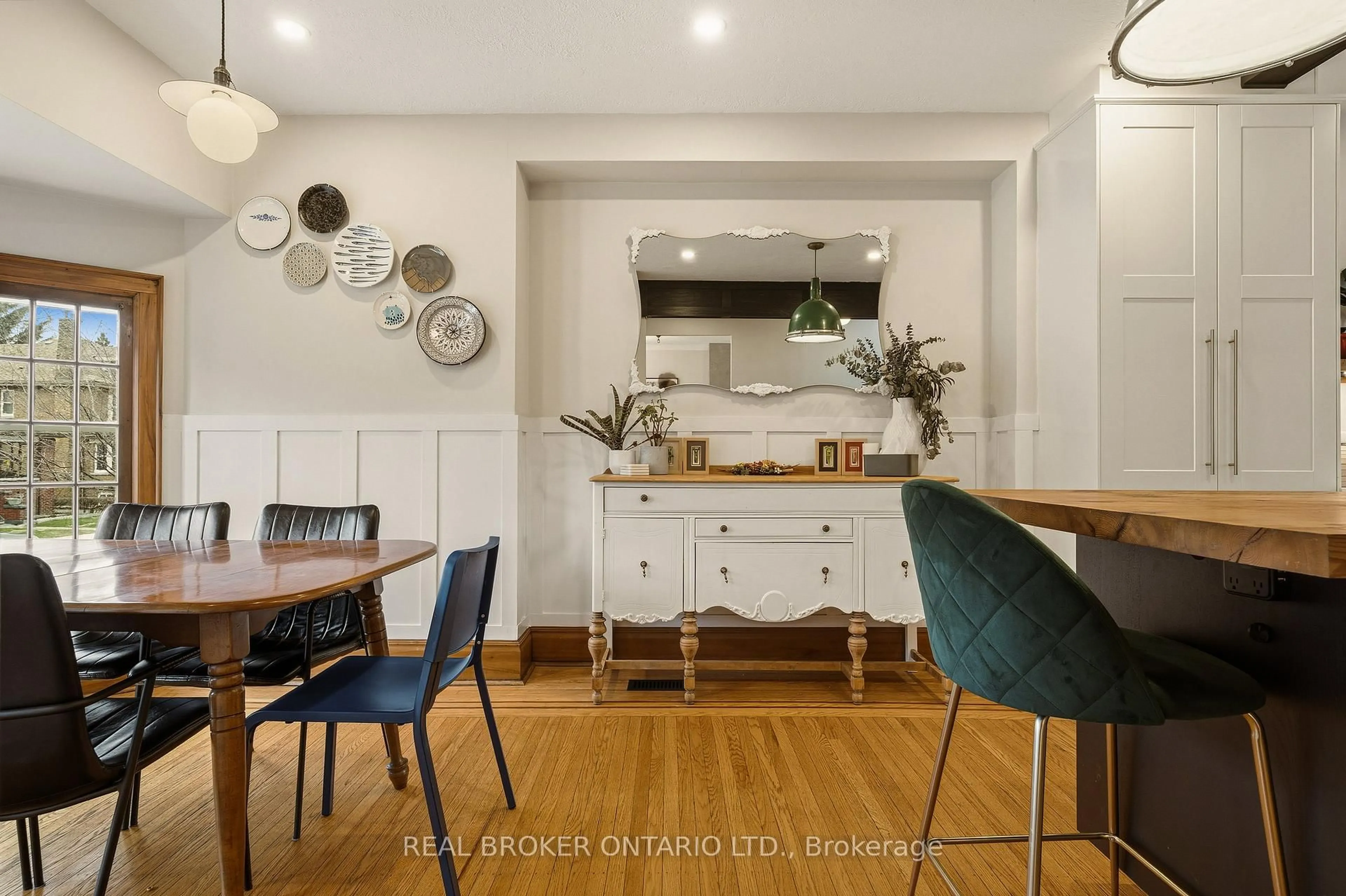 Open concept kitchen, unknown for 43 Balsam Ave, Hamilton Ontario L8M 3A9