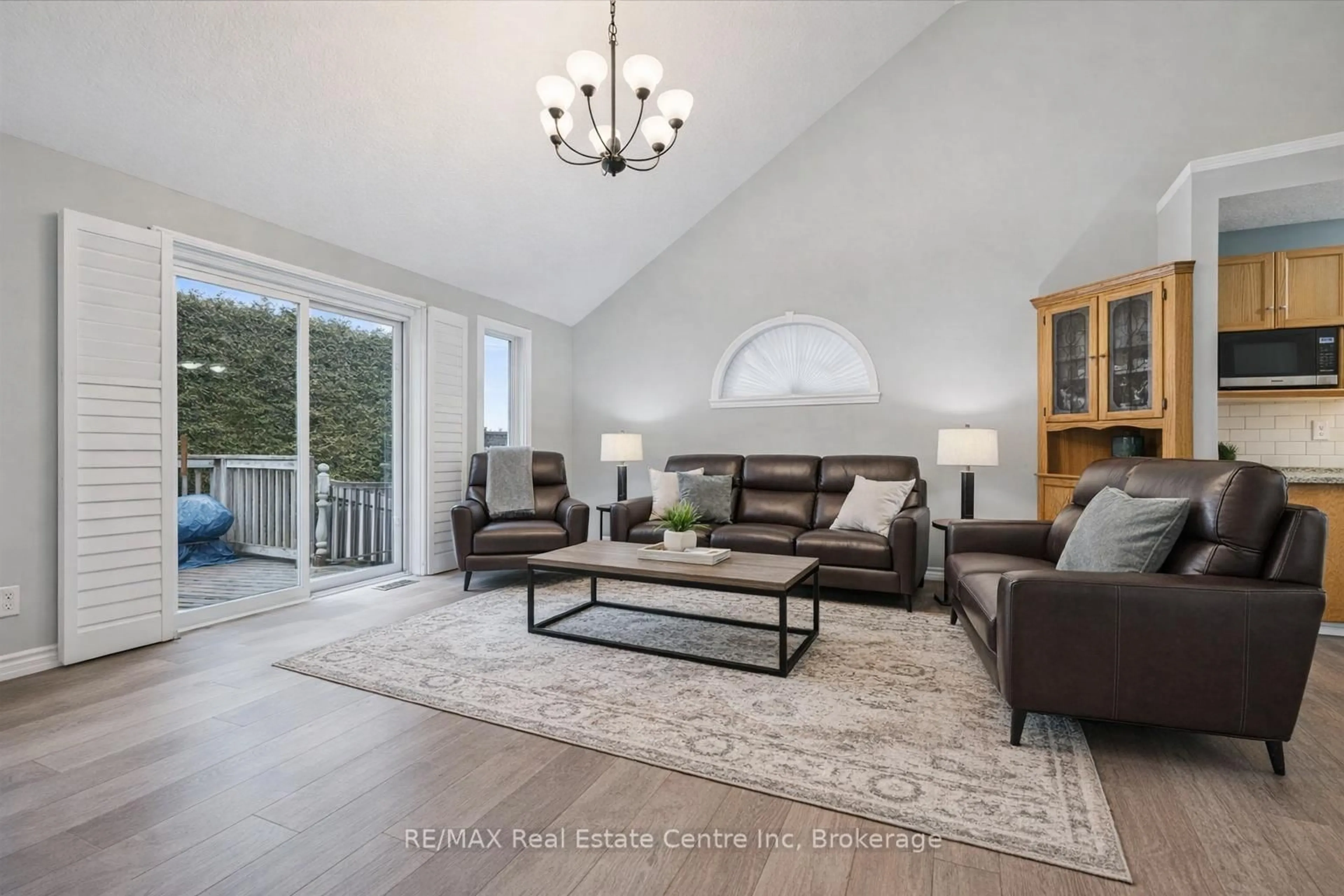 Living room with furniture, unknown for 32 SCOTT St, Centre Wellington Ontario N1M 3S2