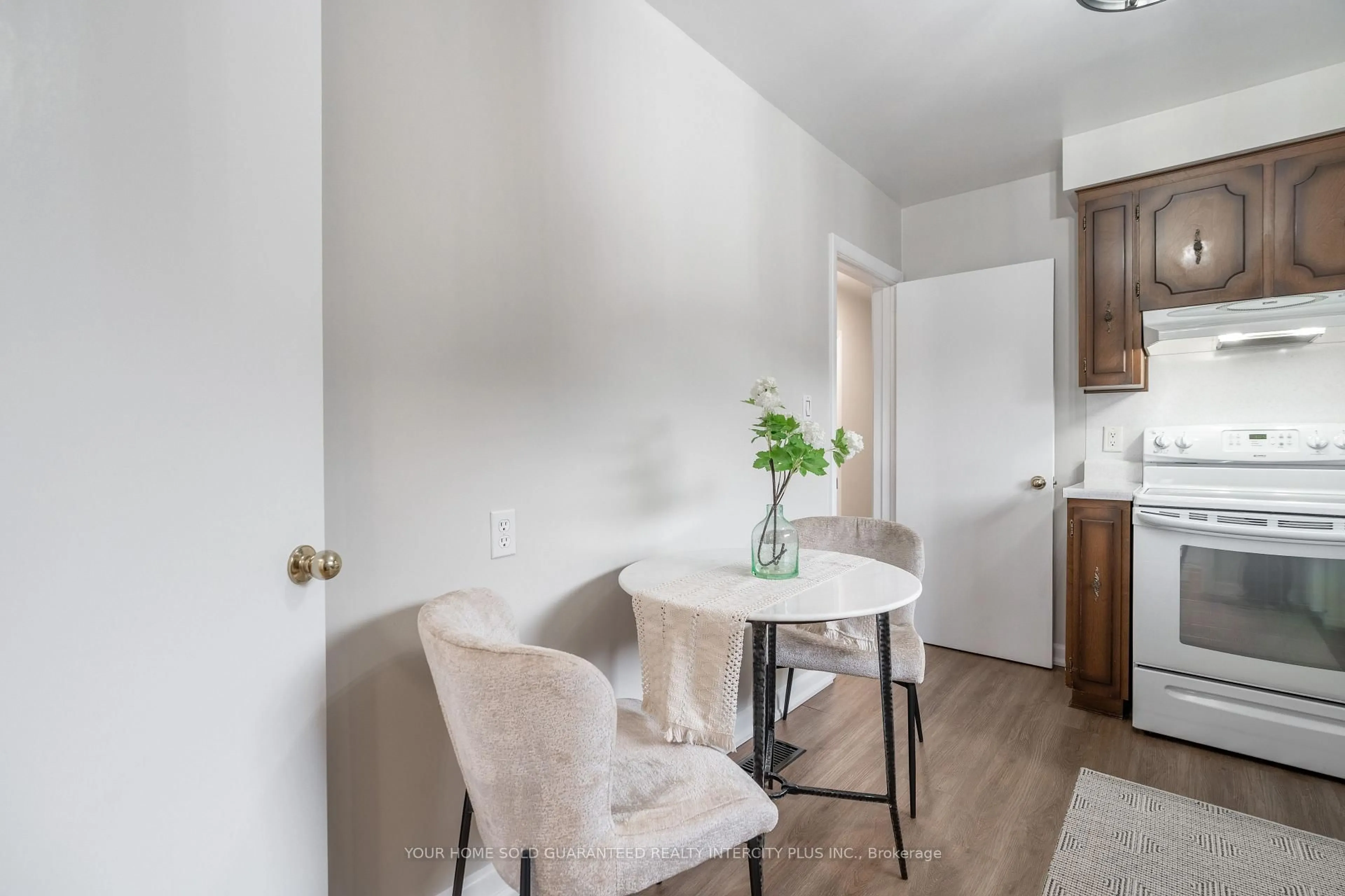 A pic of a room for 65 David Ave, Hamilton Ontario L9A 3V2