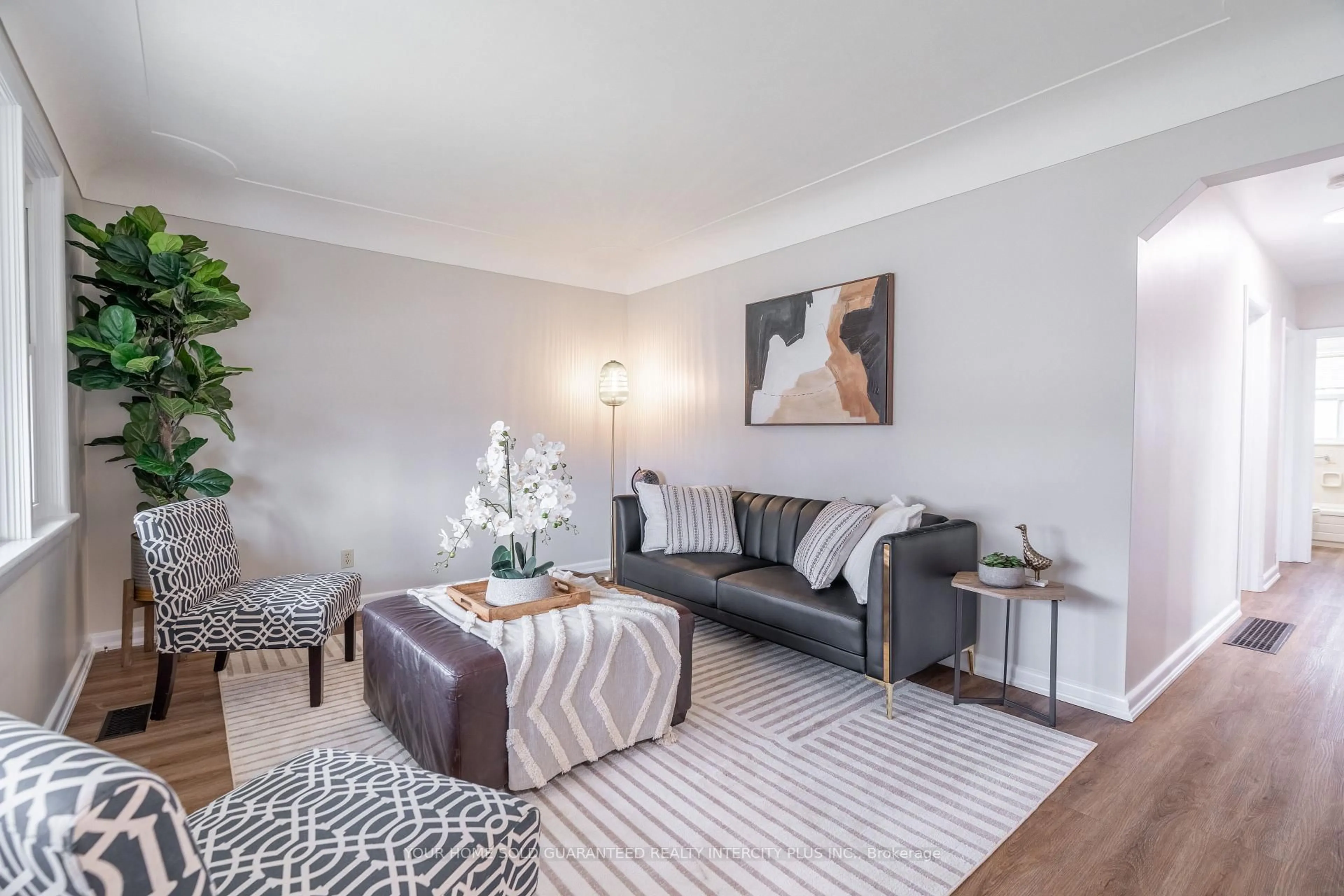 Living room with furniture, unknown for 65 David Ave, Hamilton Ontario L9A 3V2