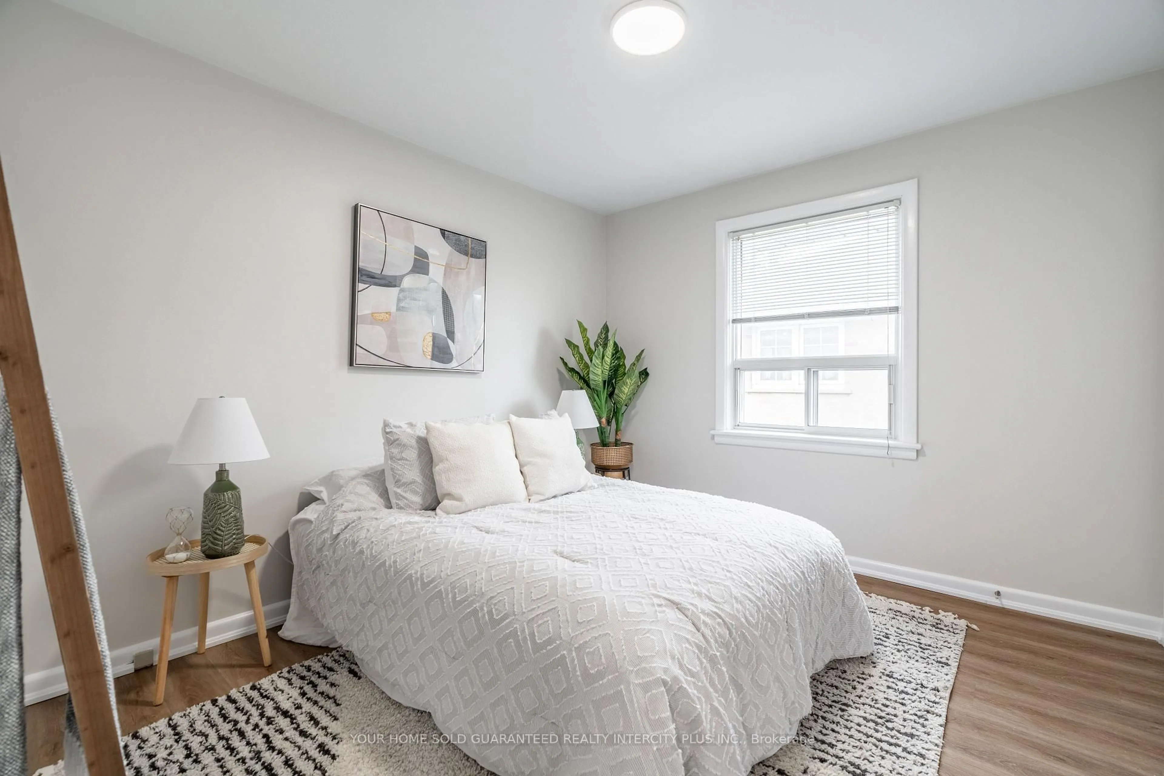 Bedroom with bed, unknown for 65 David Ave, Hamilton Ontario L9A 3V2