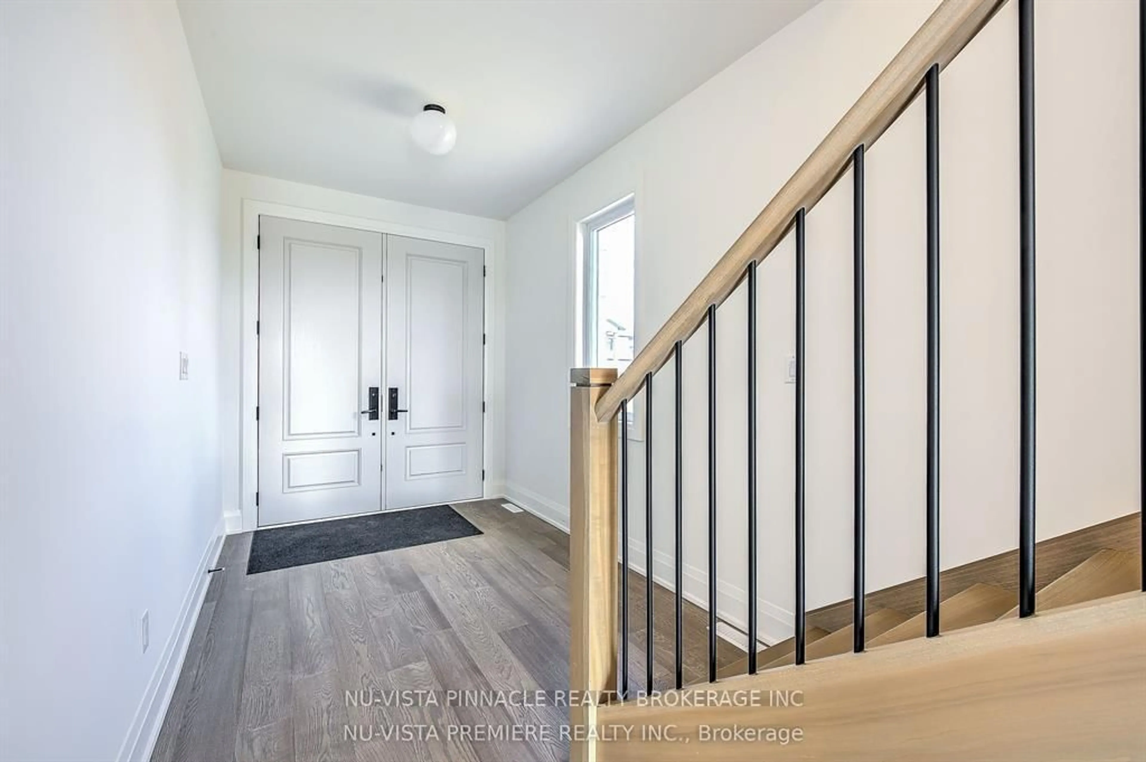 Indoor entryway for 6517 Heathwoods Ave, London South Ontario N6P 0J7
