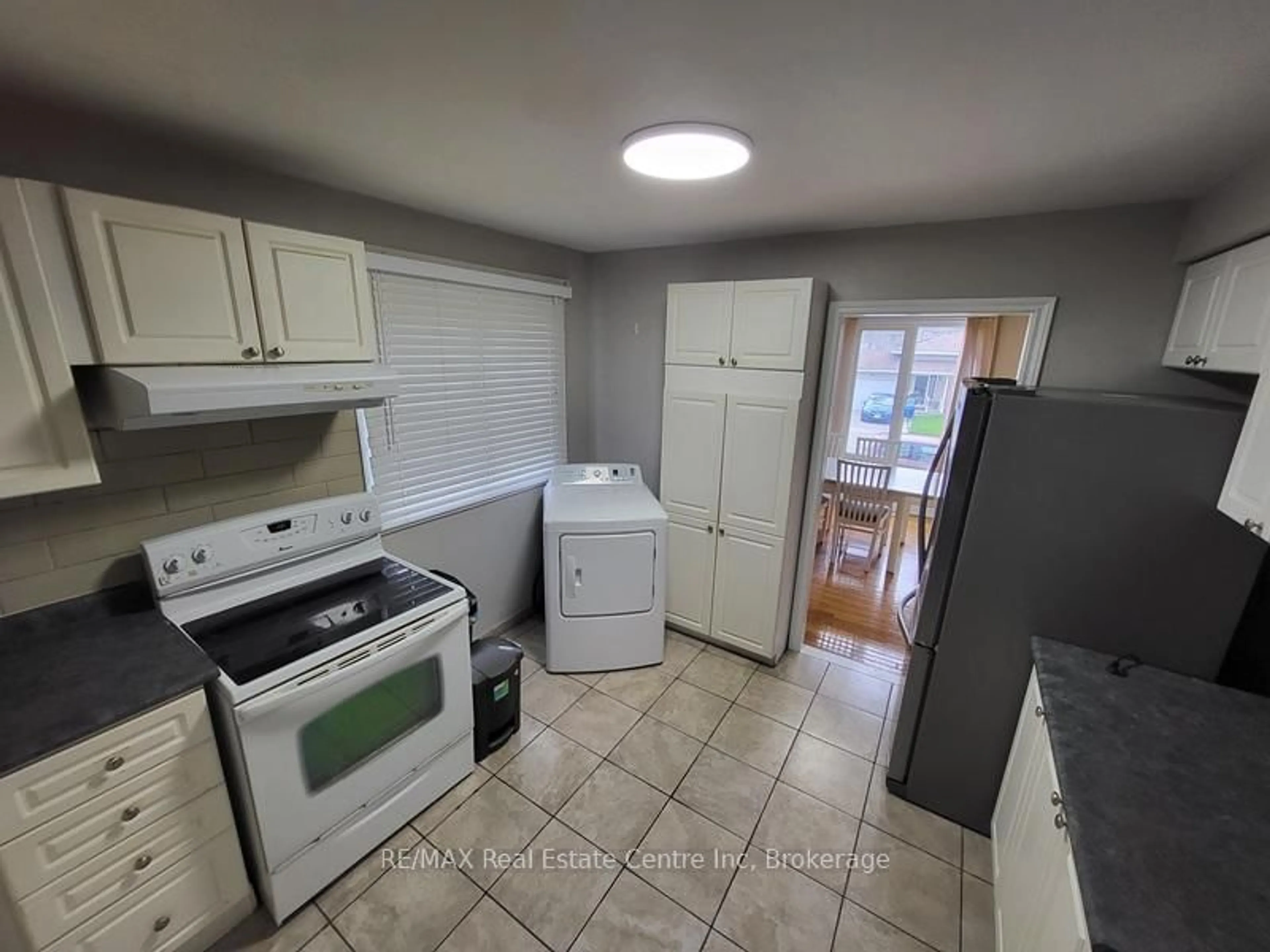 Unknown for 9 Sanderson Dr, Guelph Ontario N1H 6T7