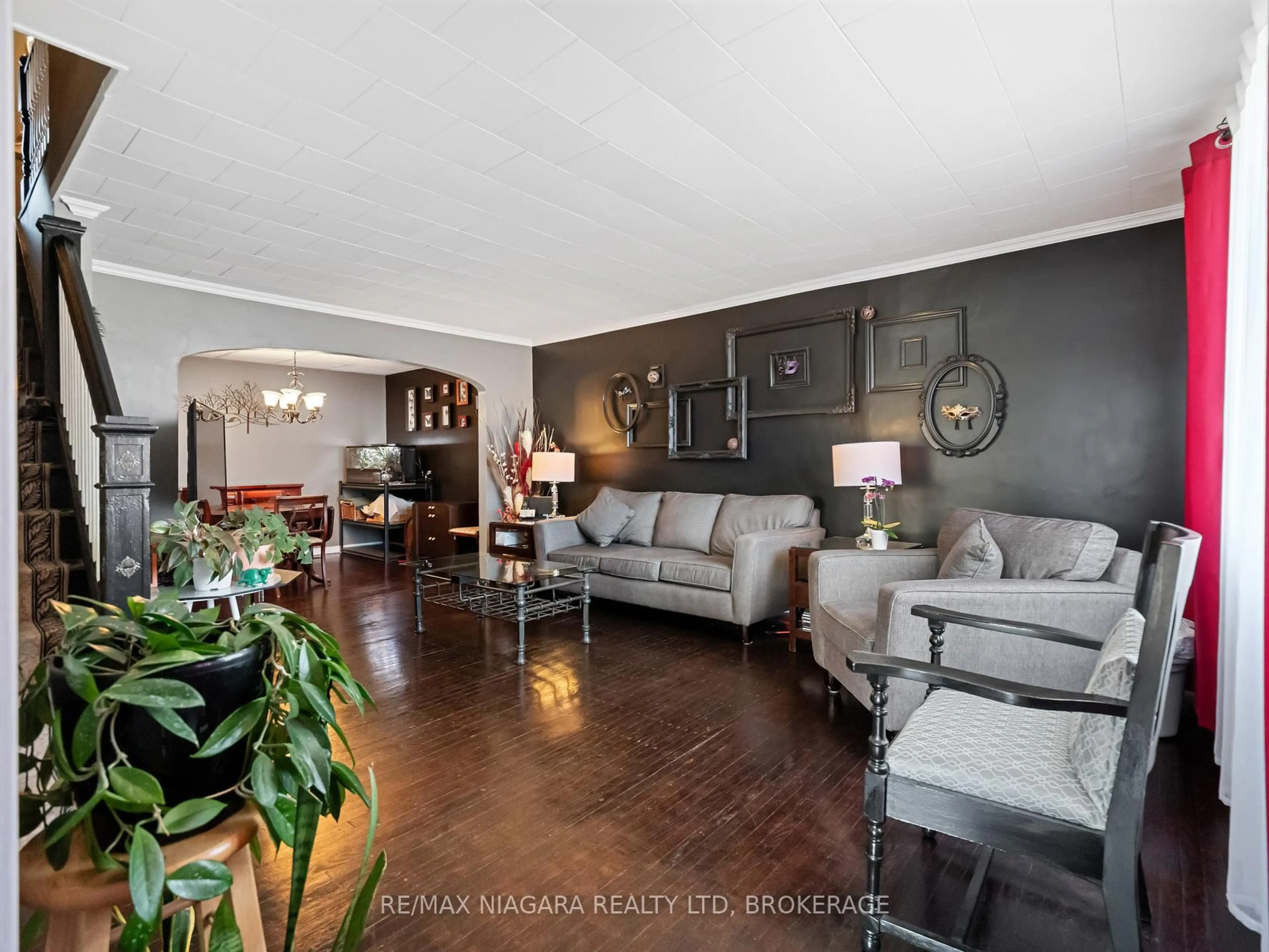 Living room with furniture, unknown for 244 North St, Fort Erie Ontario L2A 3R8