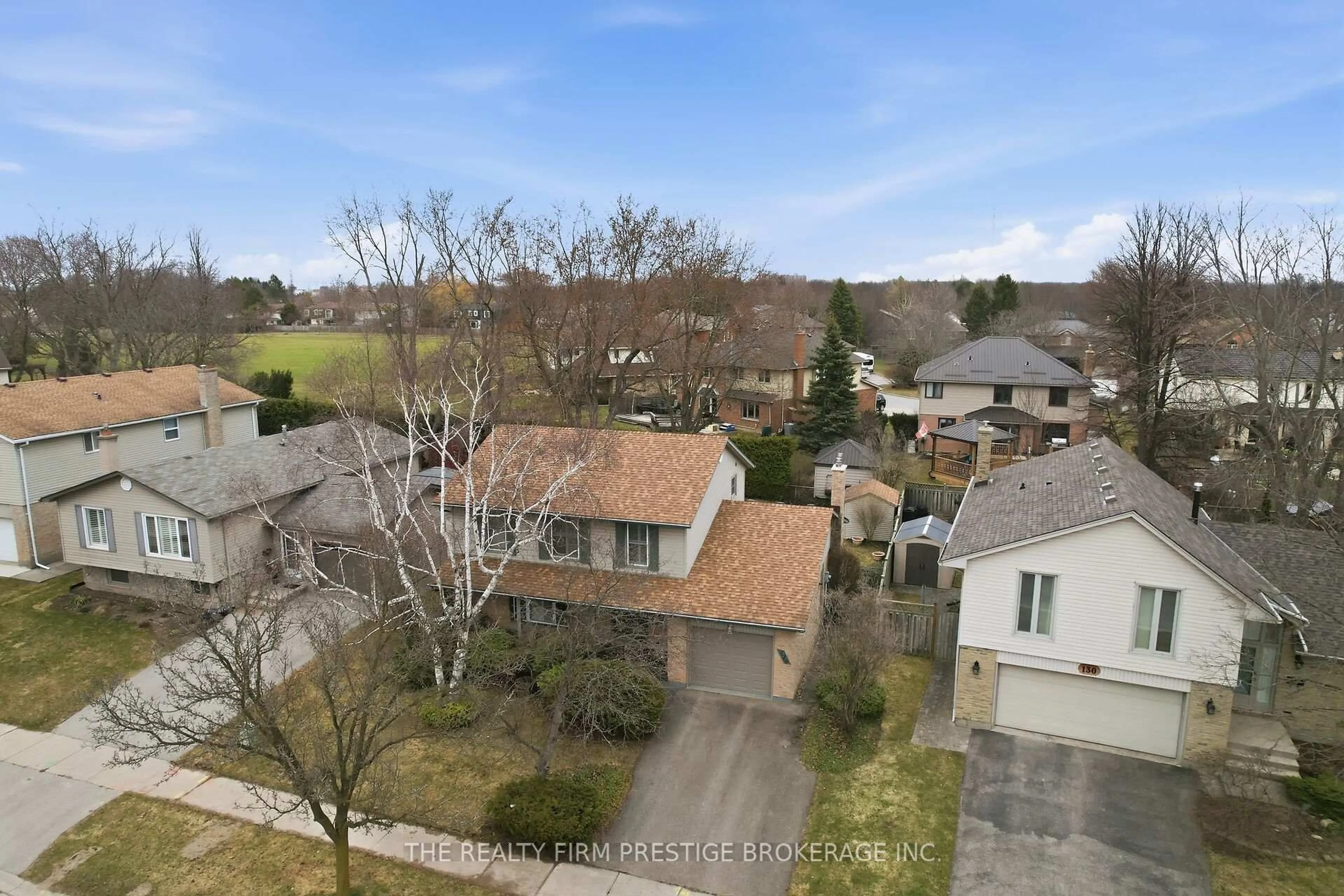 A pic from outside/outdoor area/front of a property/back of a property/a pic from drone, city buildings view from balcony for 126 Gardenvale Cres, London South Ontario N6J 4B9