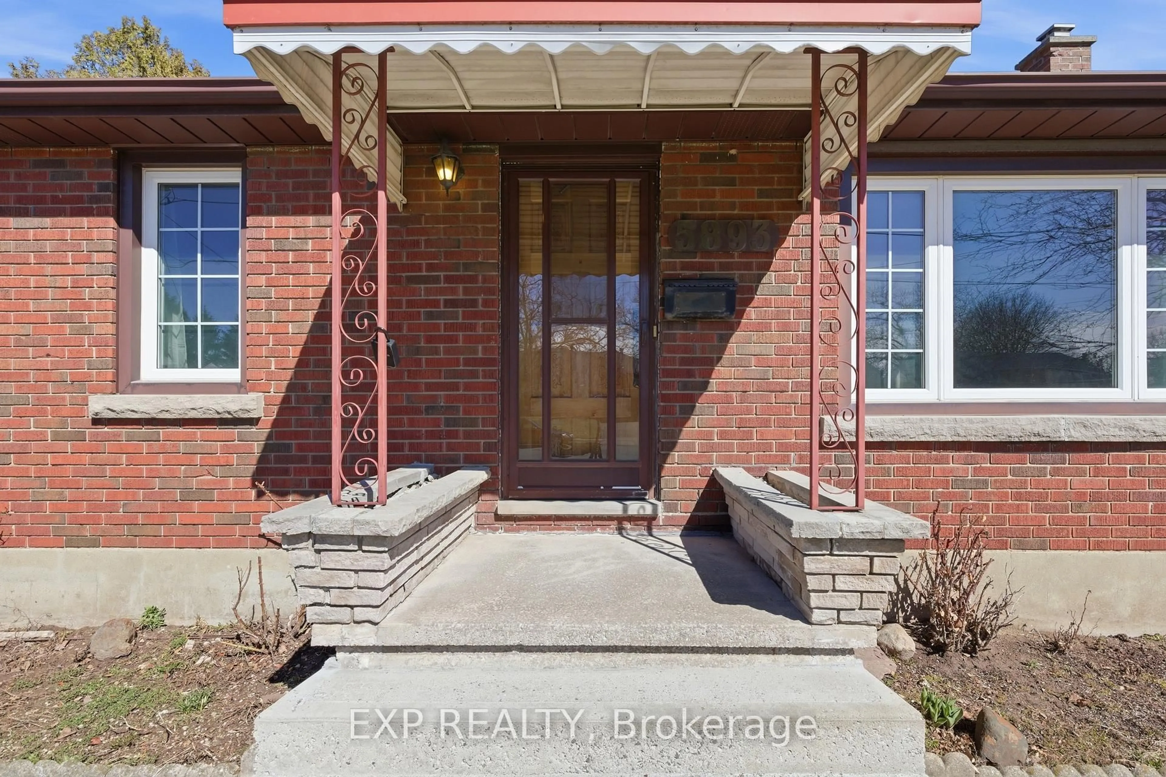 Home with brick exterior material, street for 5893 Carman St, Niagara Falls Ontario L2J 1S2
