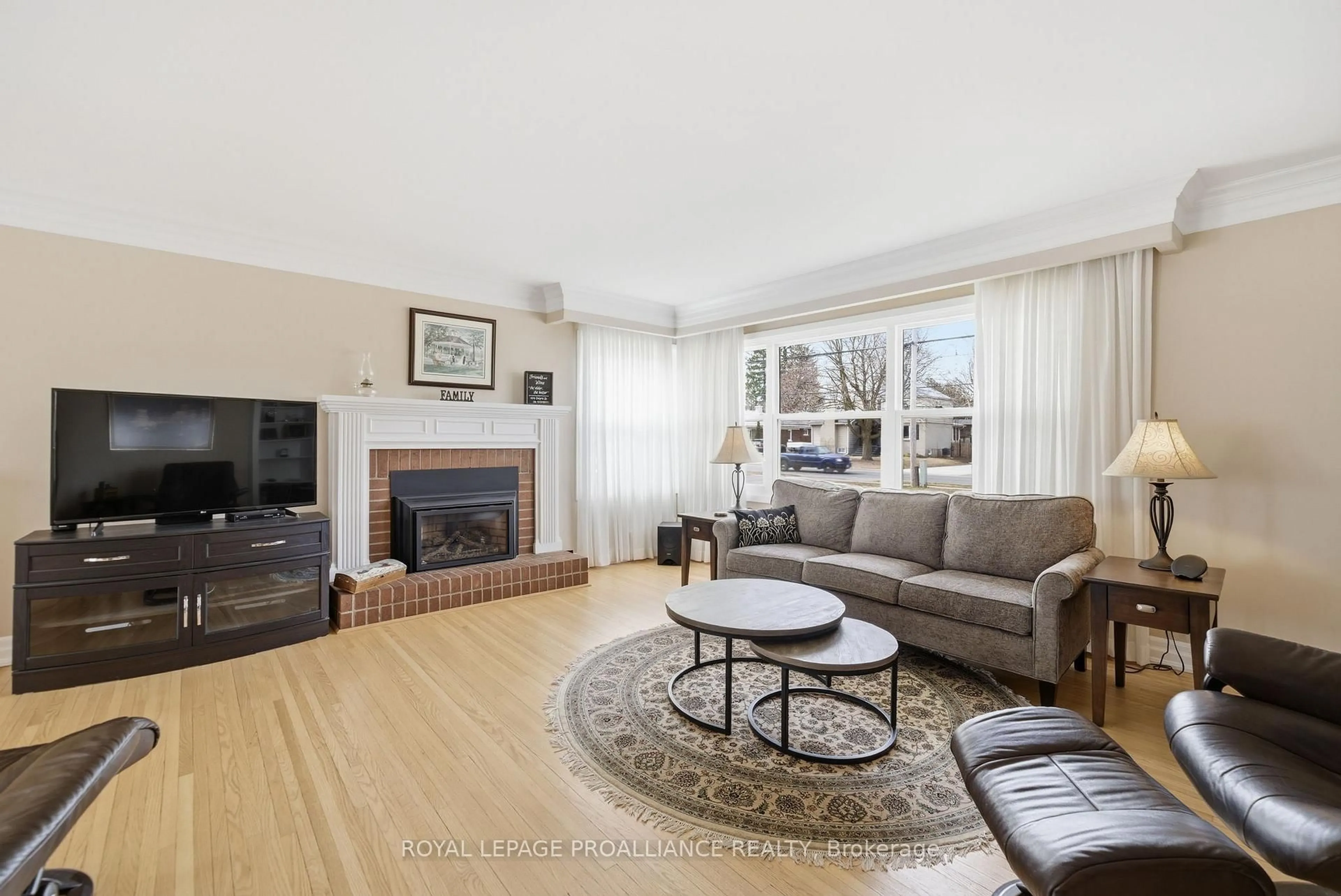 Living room with furniture, unknown for 1072 Ontario St, Cobourg Ontario K9A 3C7