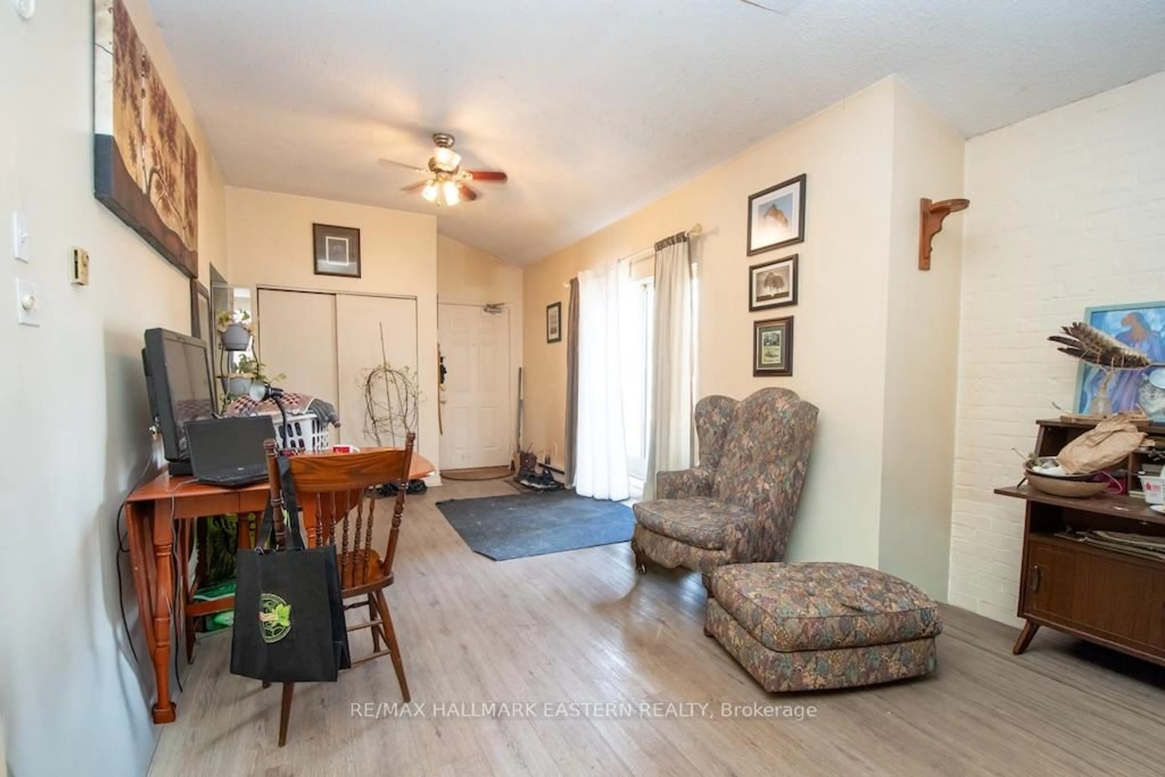 Unknown for 11 Argyle St, Peterborough Ontario K9H 7M2