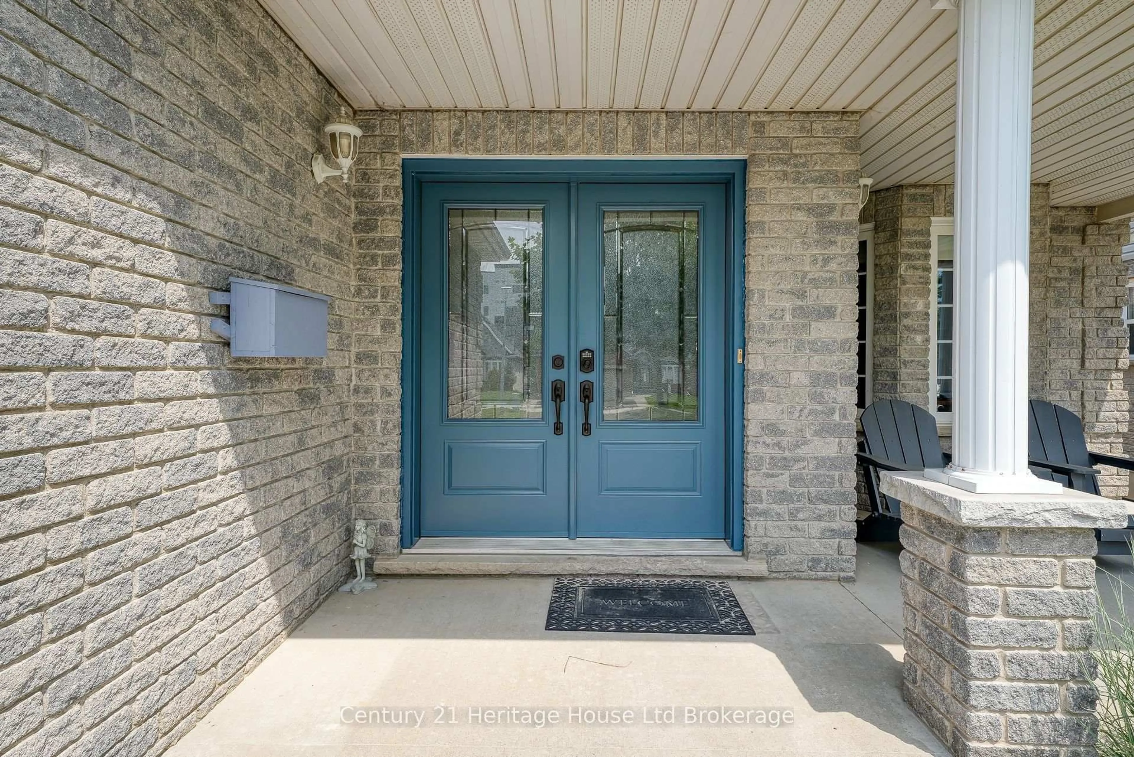 Indoor entryway for 479 Ontario St, Woodstock Ontario N4V 1G7
