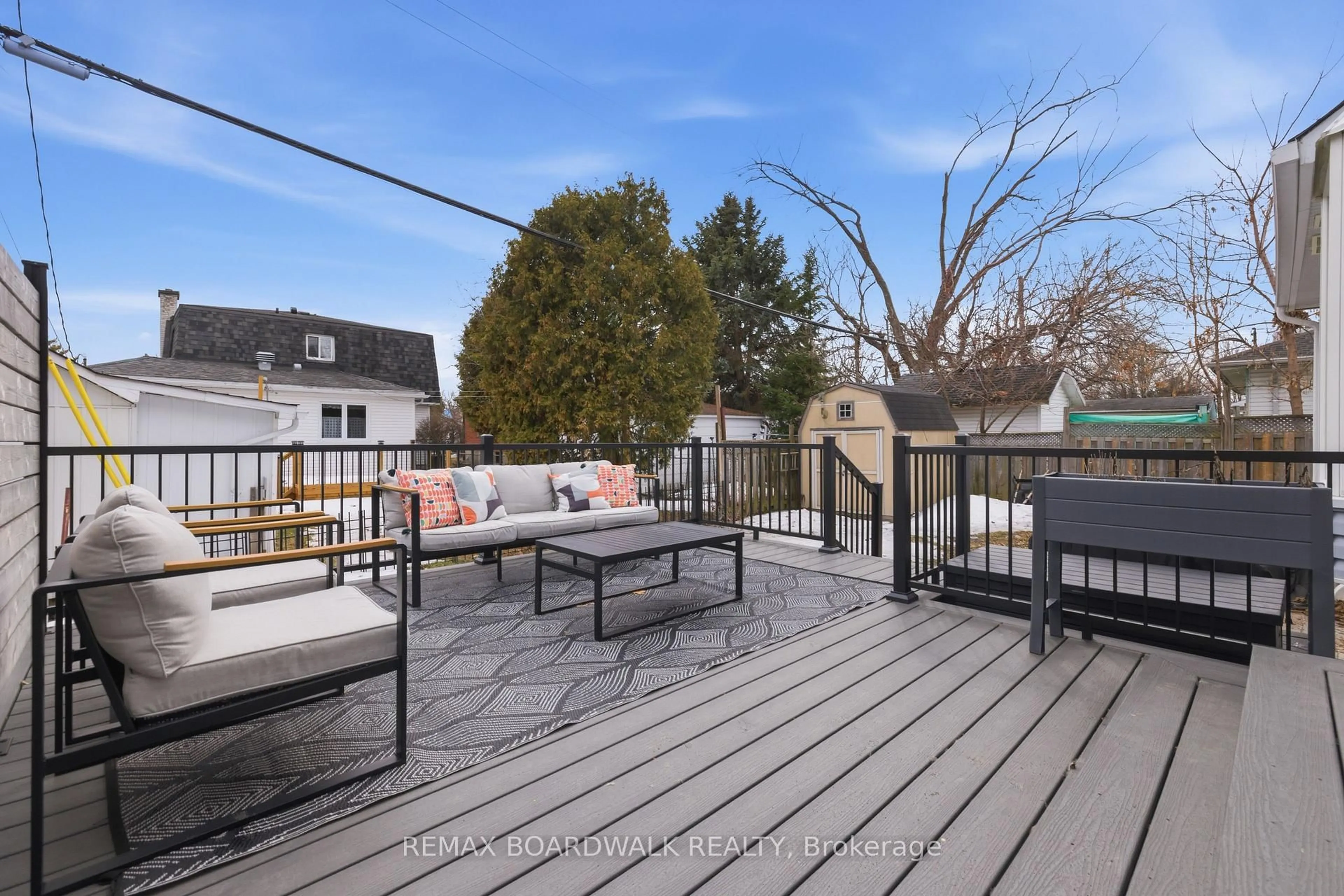 Patio, street for 1250 Notting Hill Ave, Ottawa Ontario K1V 6T7