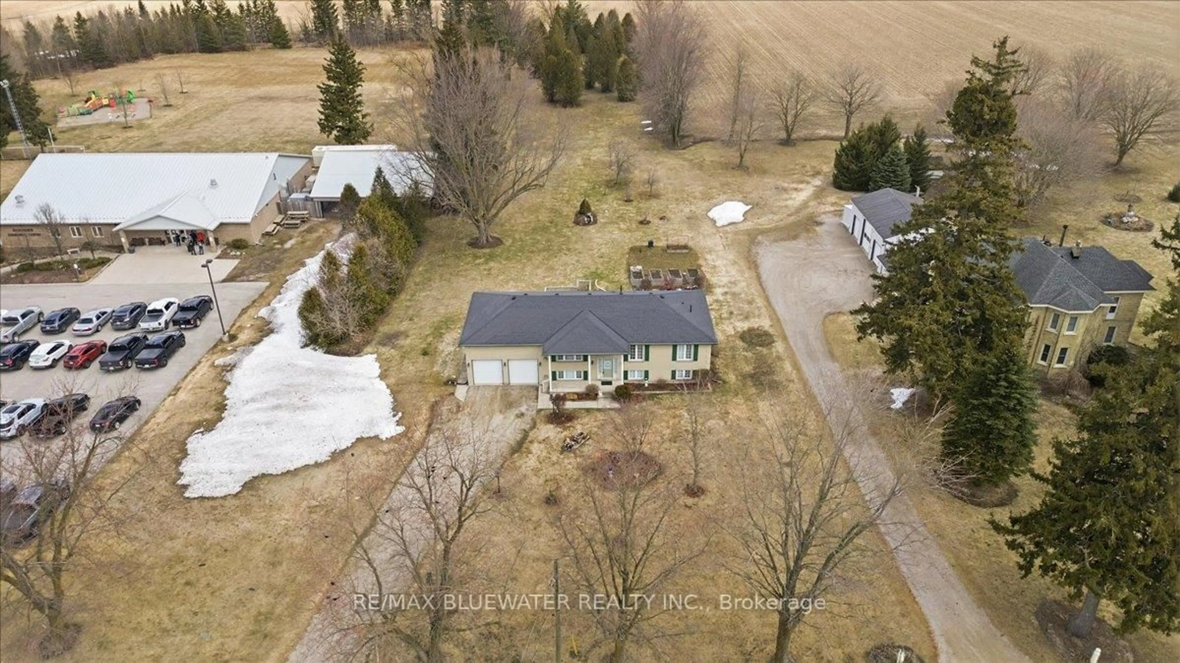 A pic from outside/outdoor area/front of a property/back of a property/a pic from drone, unknown for 6704 Perth Line 44, West Perth Ontario N0K 1A0
