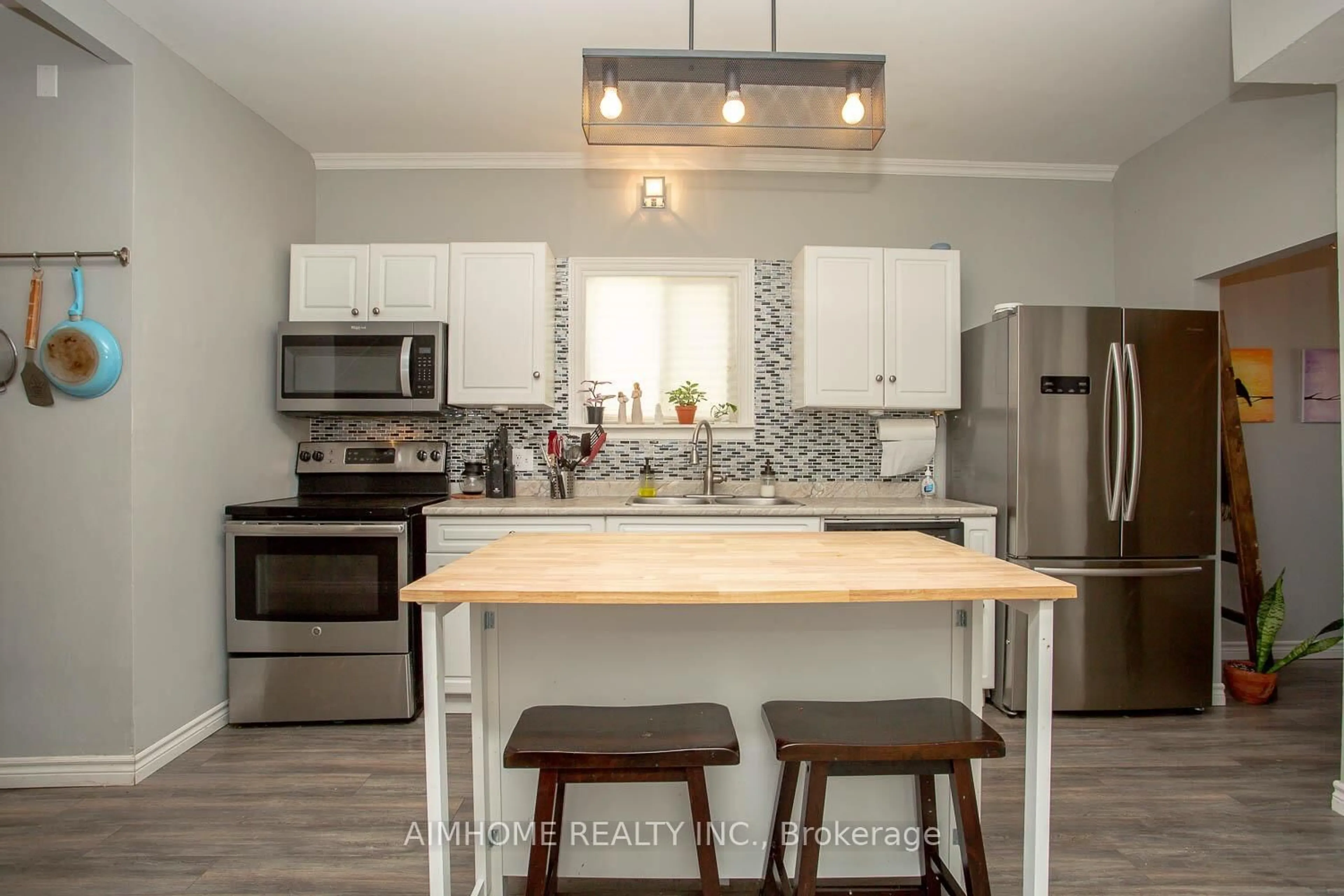 Open concept kitchen, unknown for 7 Rathgar St, London East Ontario N5Z 1Y3