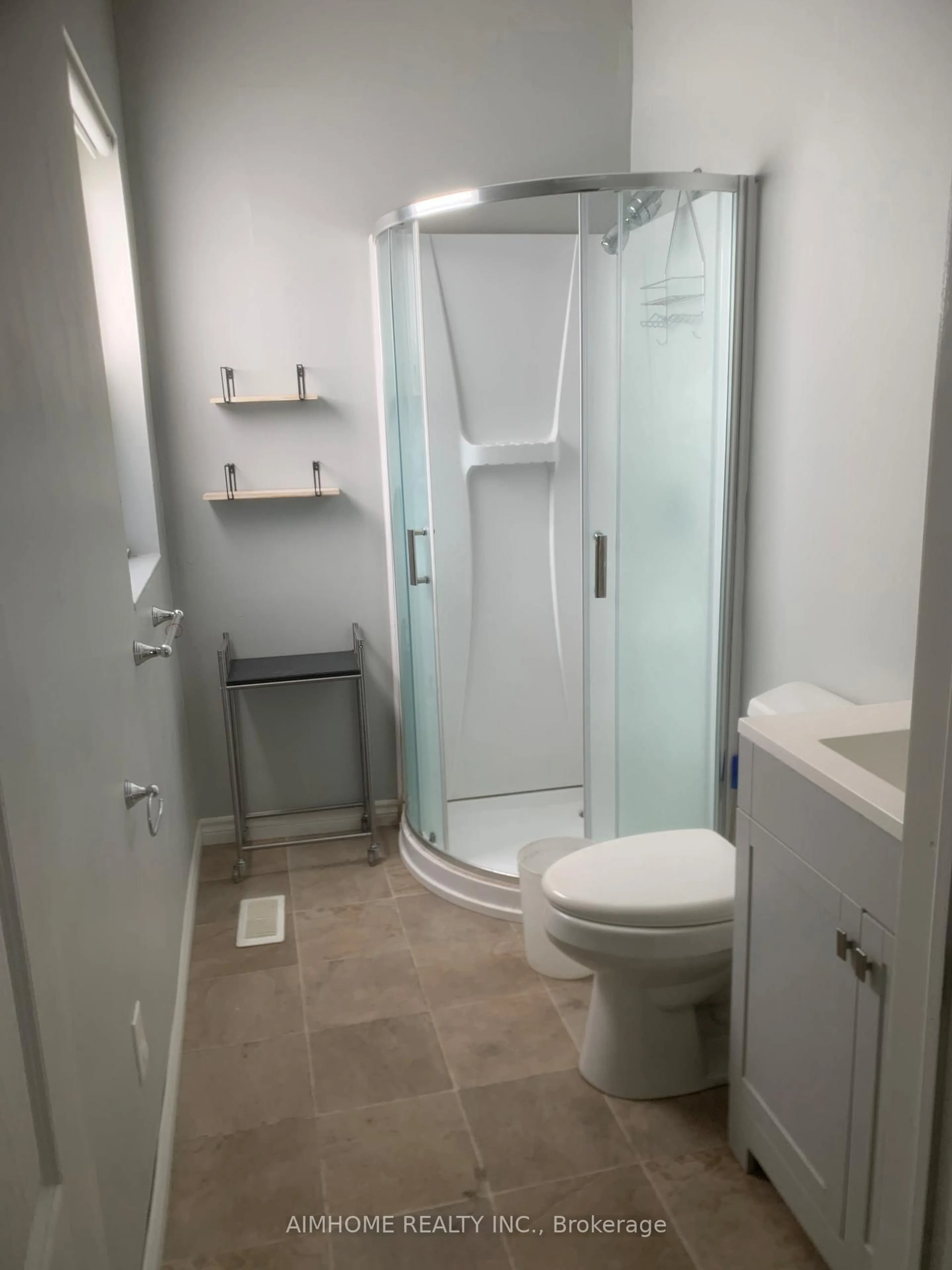 Standard bathroom, unknown for 7 Rathgar St, London East Ontario N5Z 1Y3