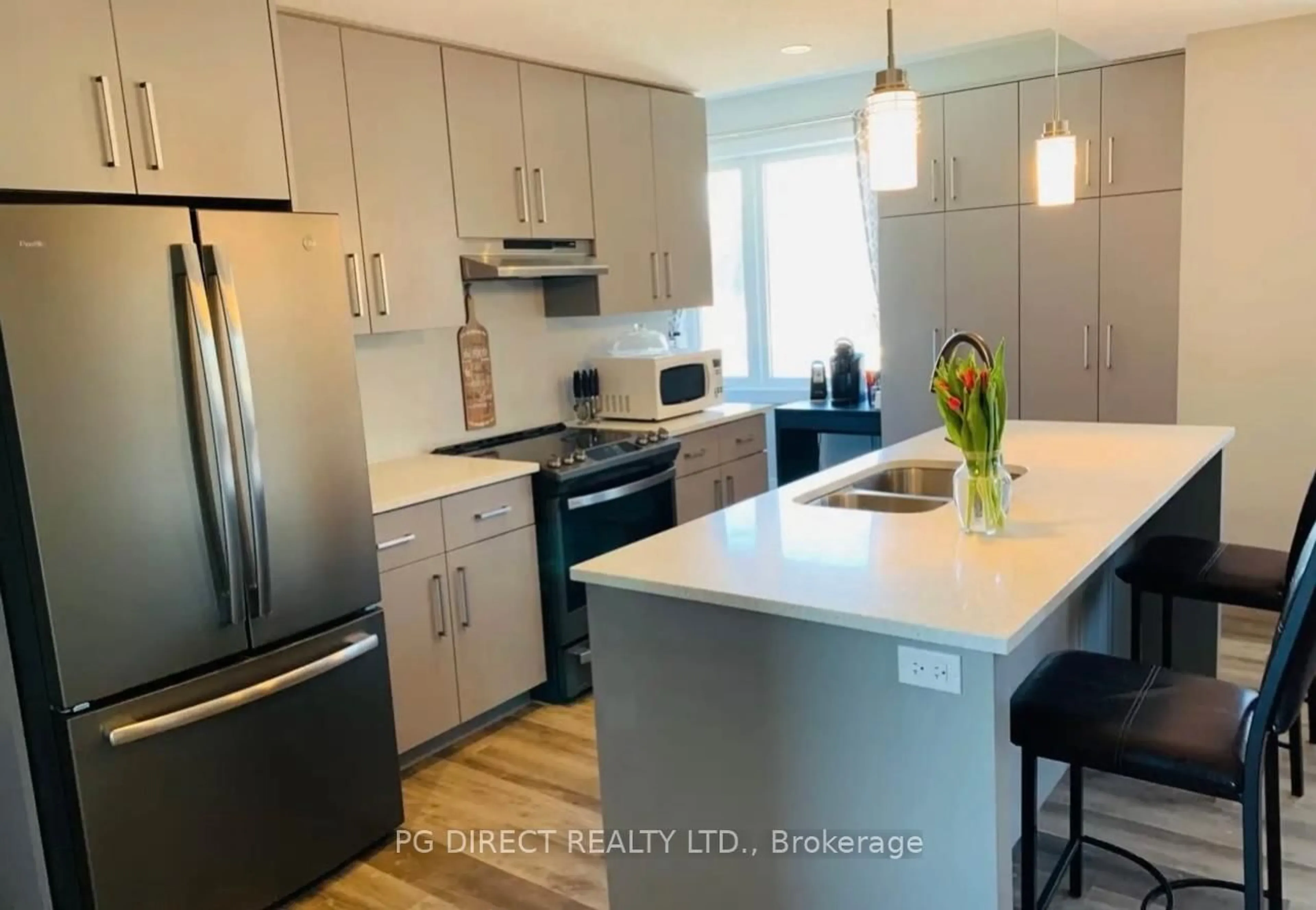 Open concept kitchen, unknown for 54 Bridge St #27, Kitchener Ontario N2K 0G4