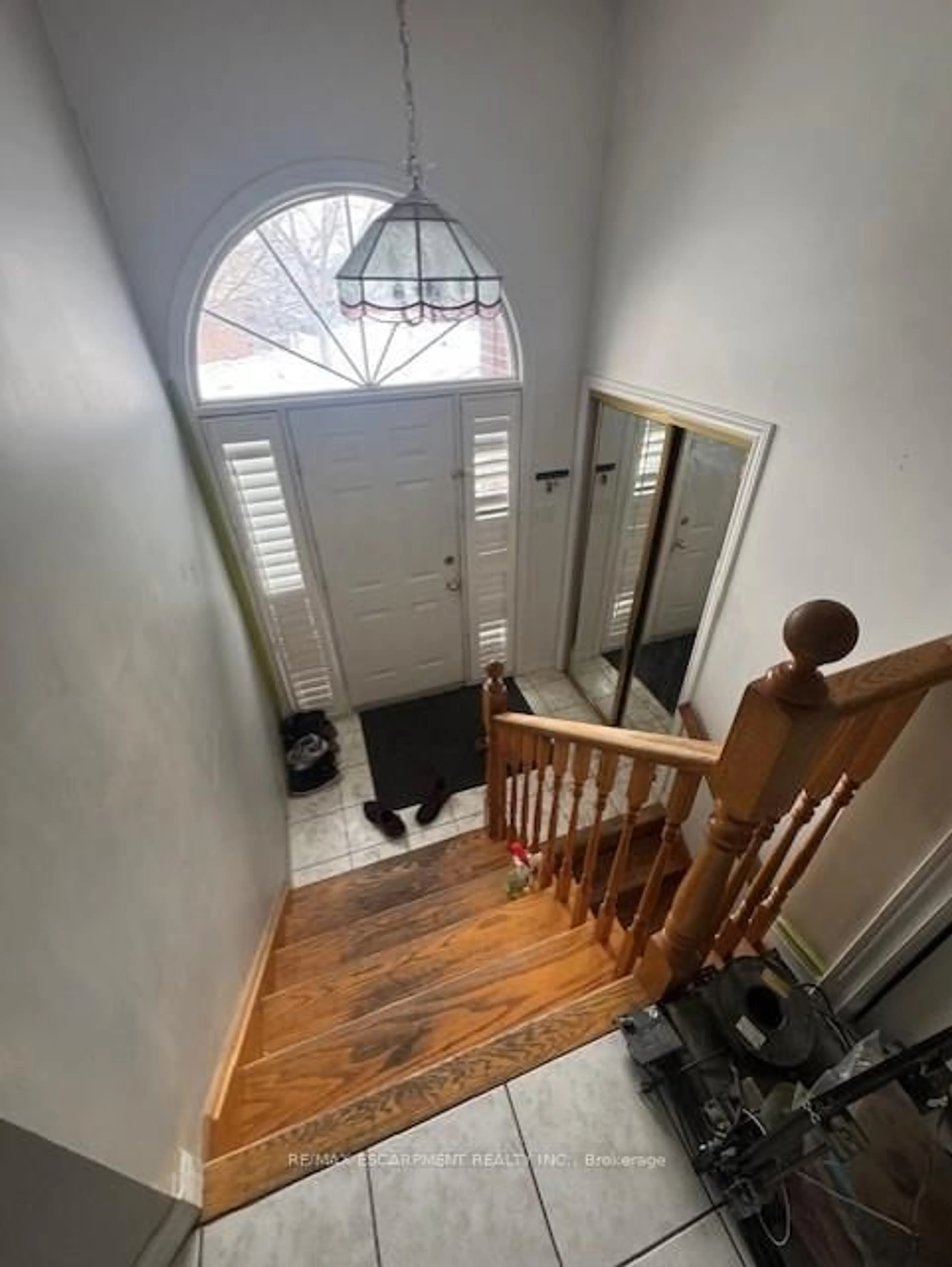 Unknown for 92 Blenheim Dr, Hamilton Ontario L8E 1W5