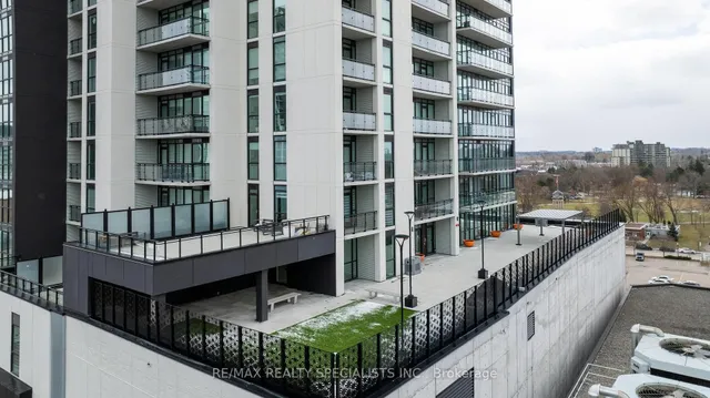 60 Charles St W St #308, Kitchener 3